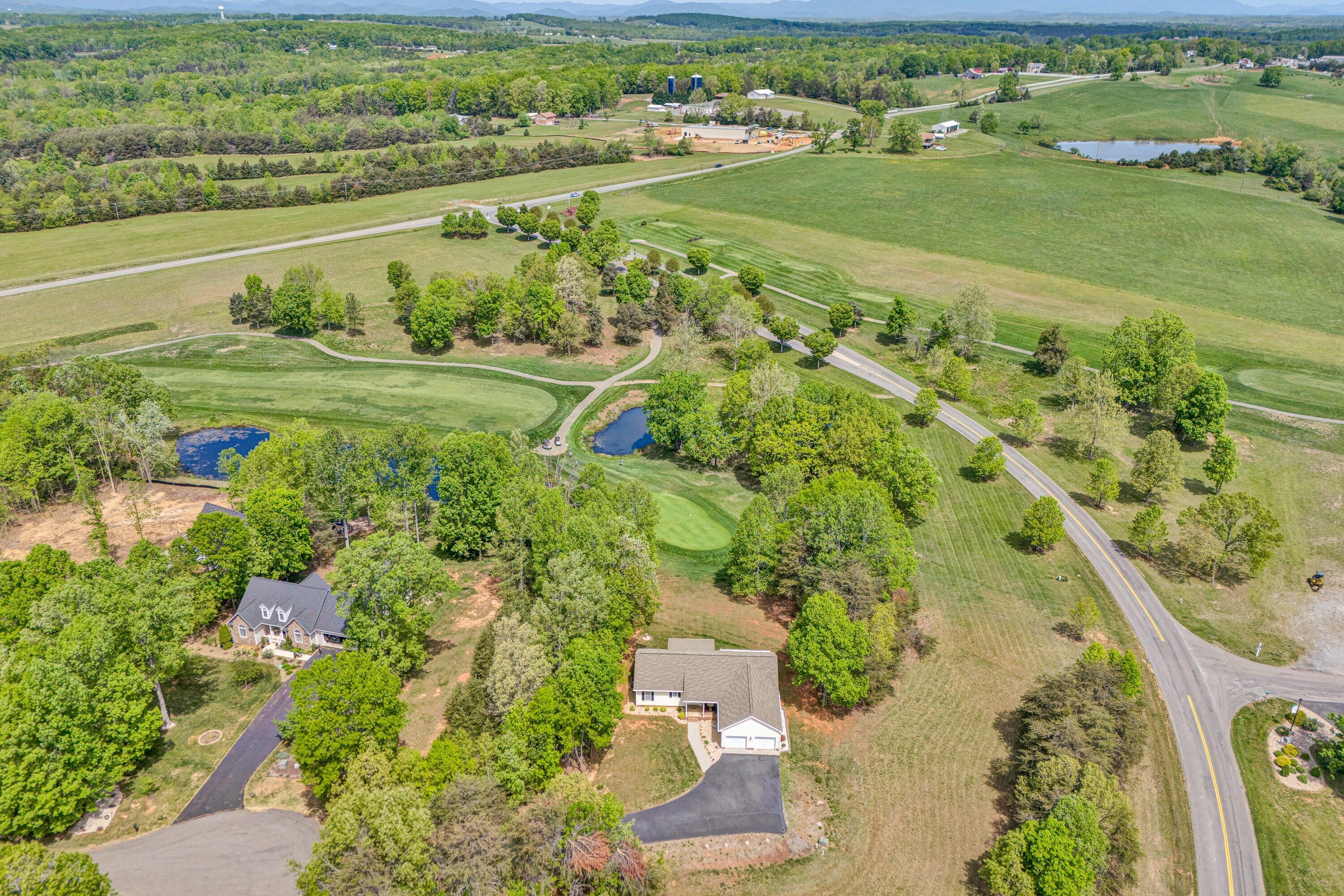 104 Peach Tree Ct, Huddleston, Virginia image 38