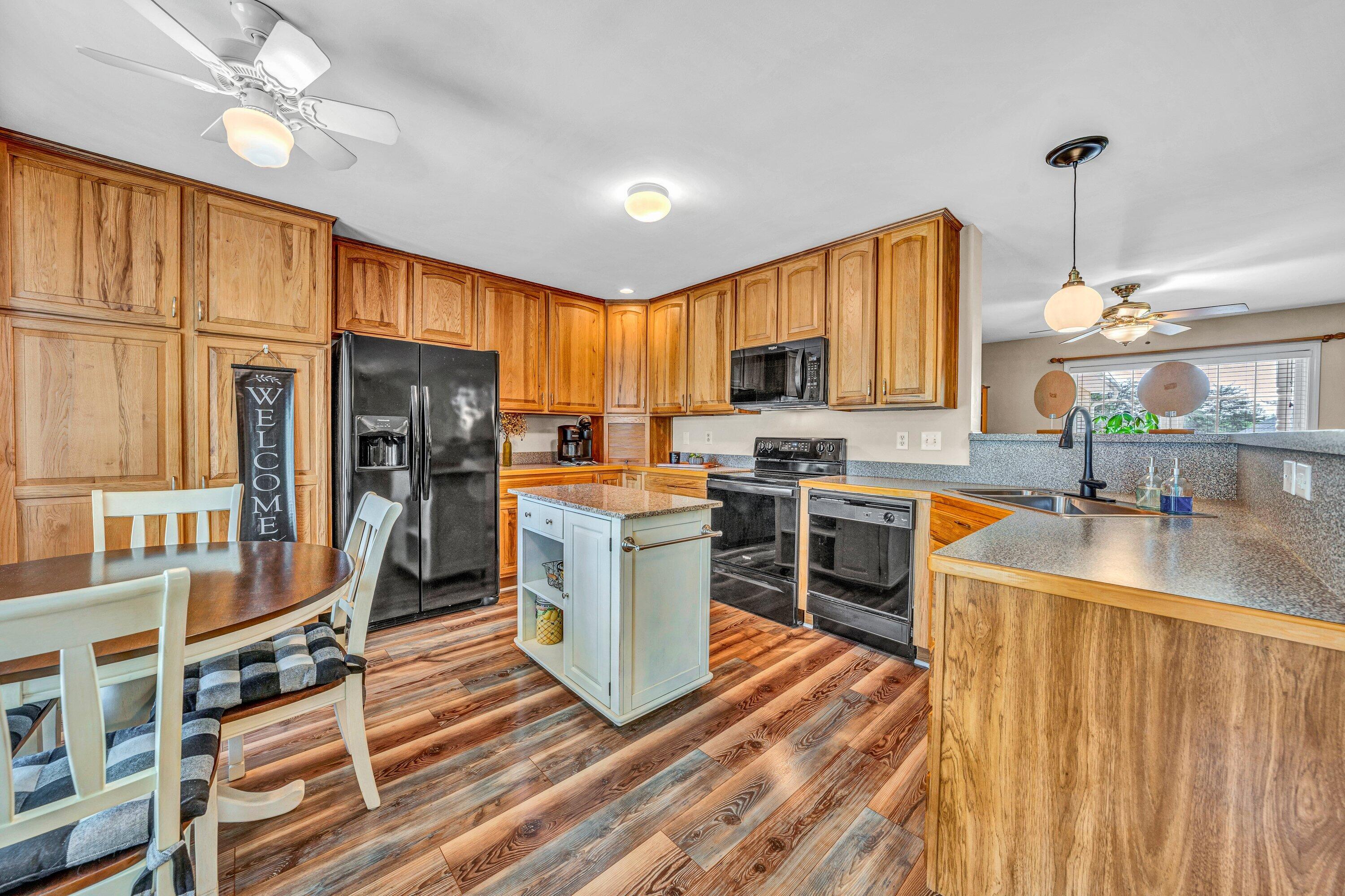 104 Peach Tree Ct, Huddleston, Virginia image 14