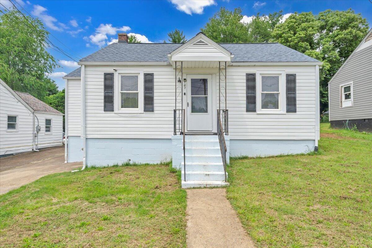 107 Roselawn Heights Hts, Martinsville, Virginia image 1