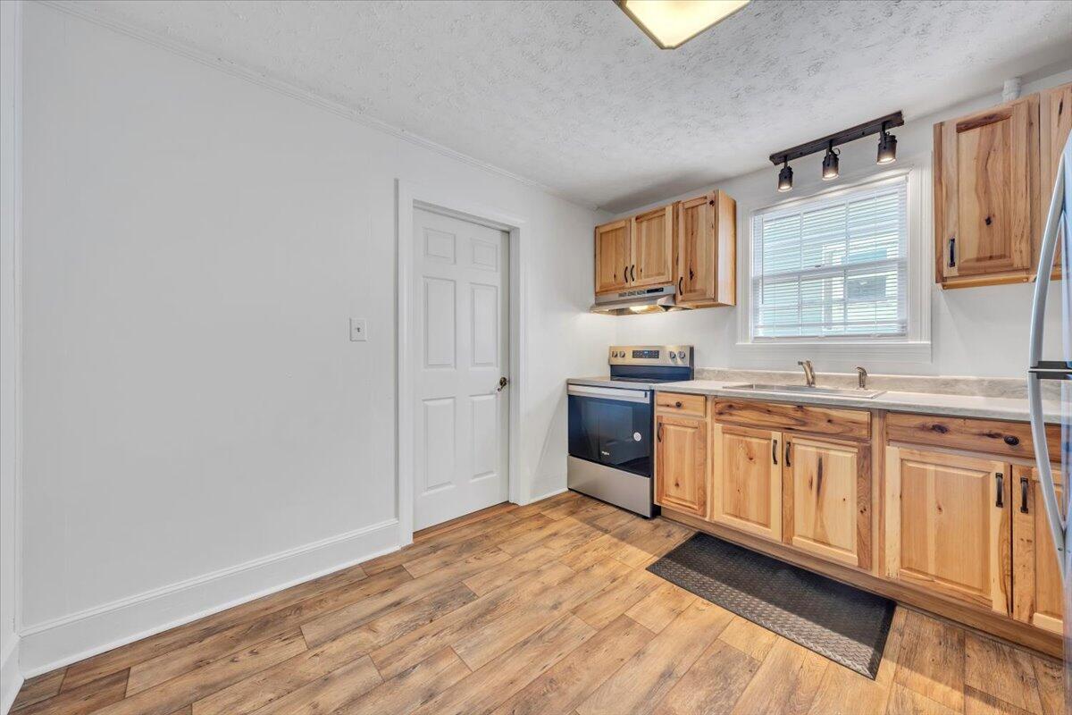 107 Roselawn Heights Hts, Martinsville, Virginia image 10