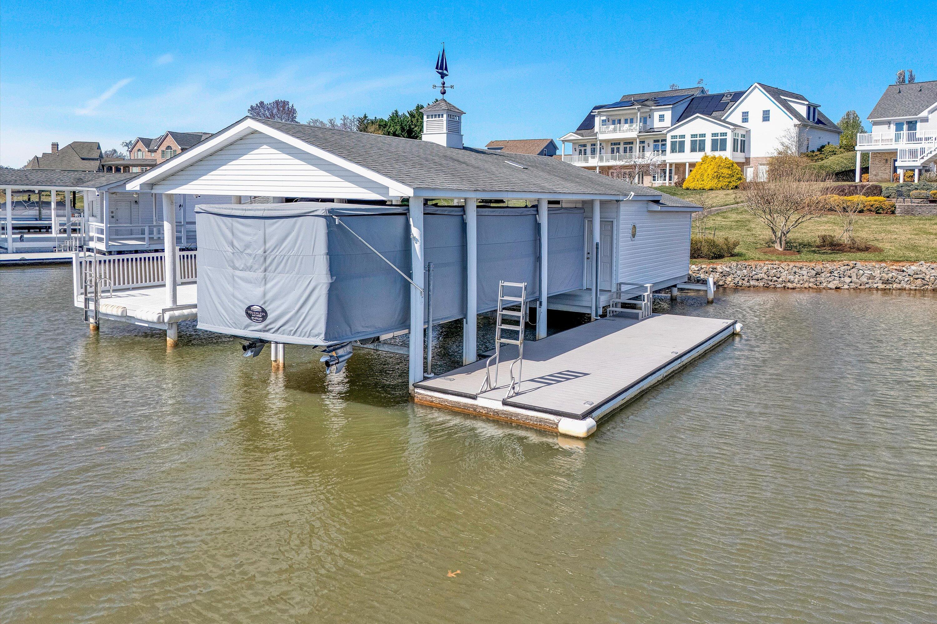 Wirtz, Virginia 24184, United States, 4 Bedrooms Bedrooms, ,4 BathroomsBathrooms,Residential,Active,96423