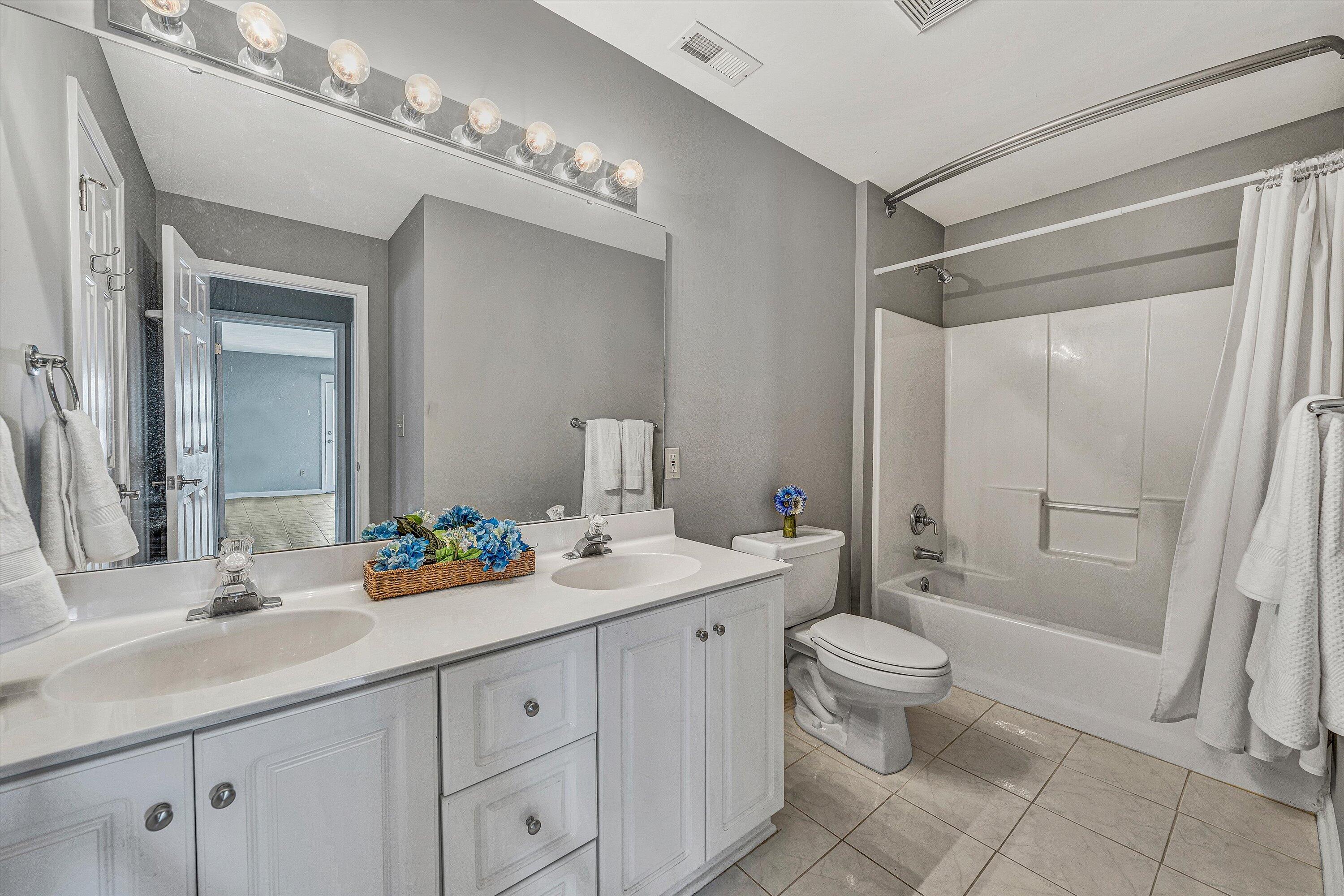 Wirtz, Virginia 24184, United States, 4 Bedrooms Bedrooms, ,4 BathroomsBathrooms,Residential,Active,96423