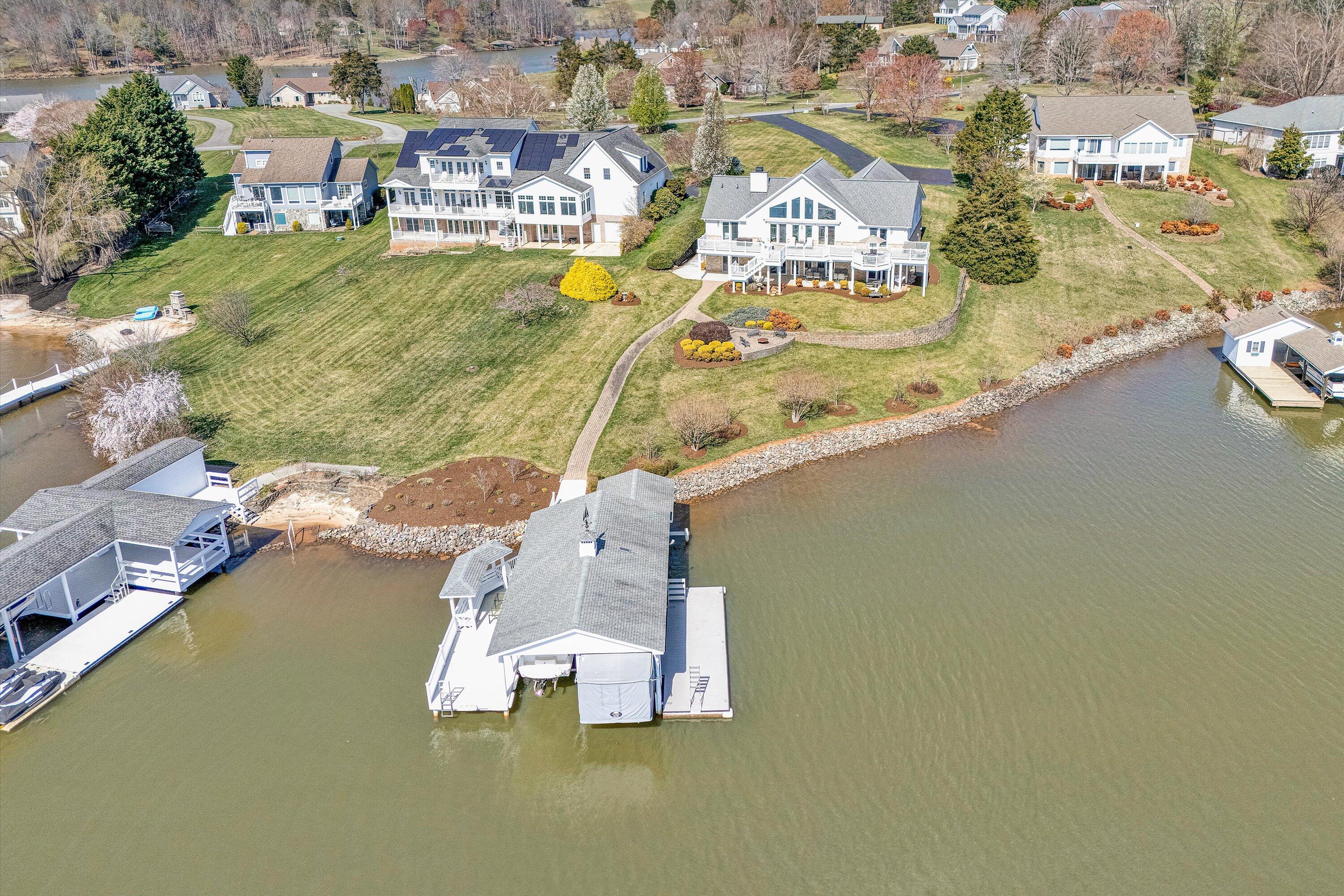 Wirtz, Virginia 24184, United States, 4 Bedrooms Bedrooms, ,4 BathroomsBathrooms,Residential,Active,96423