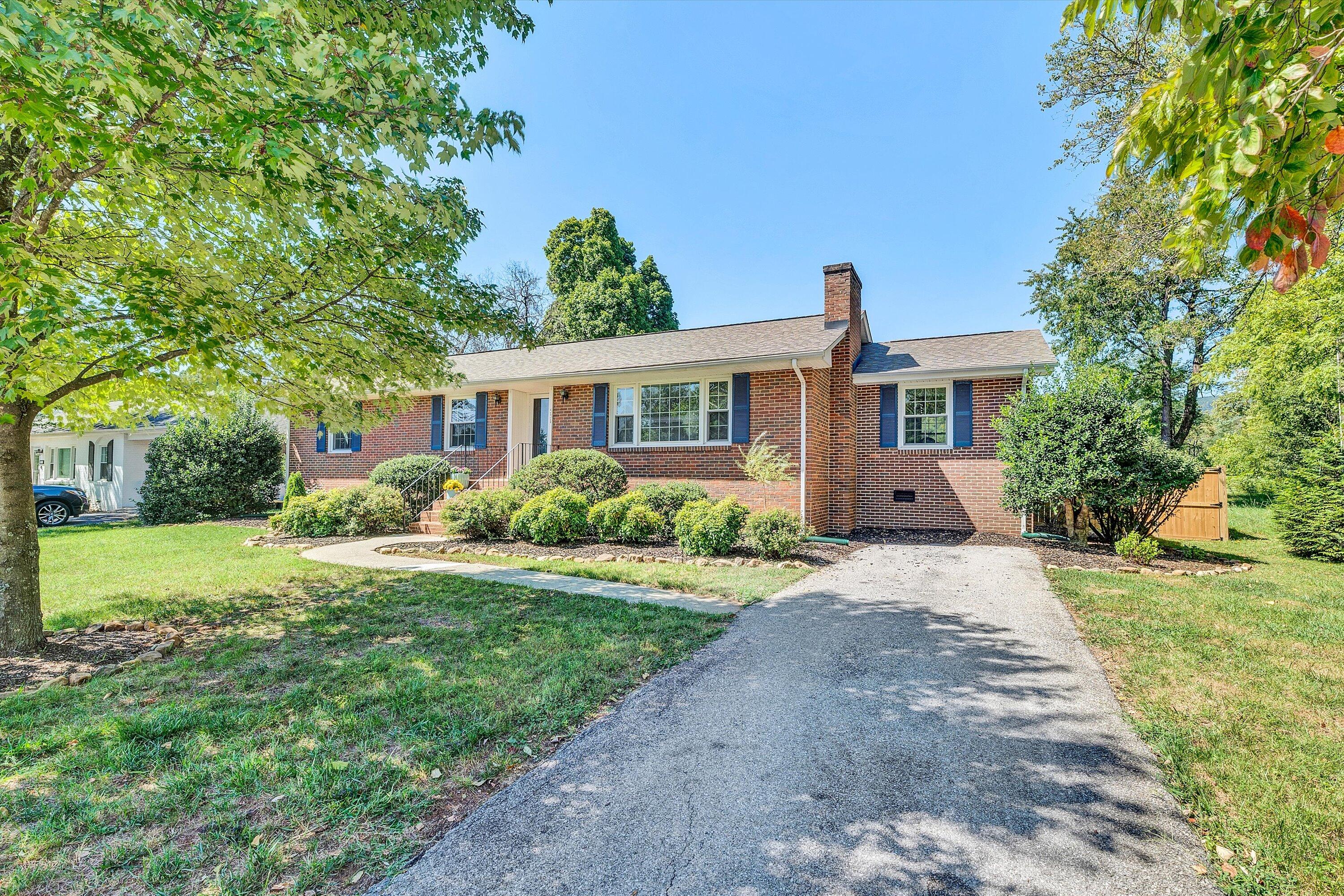 531 W Carrollton Ave, Salem, Virginia image 2