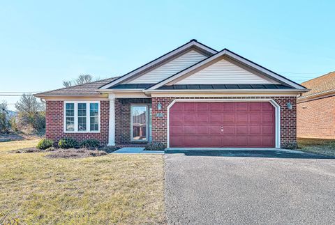 Apartment For Sale - 4530 Colonial Place Dr<br/> Roanoke County, Roanoke, VA 24018