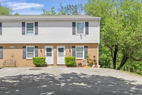 Townhouse For Rent - 2227 Bailey Ave #C<br/> Salem, VA 24153