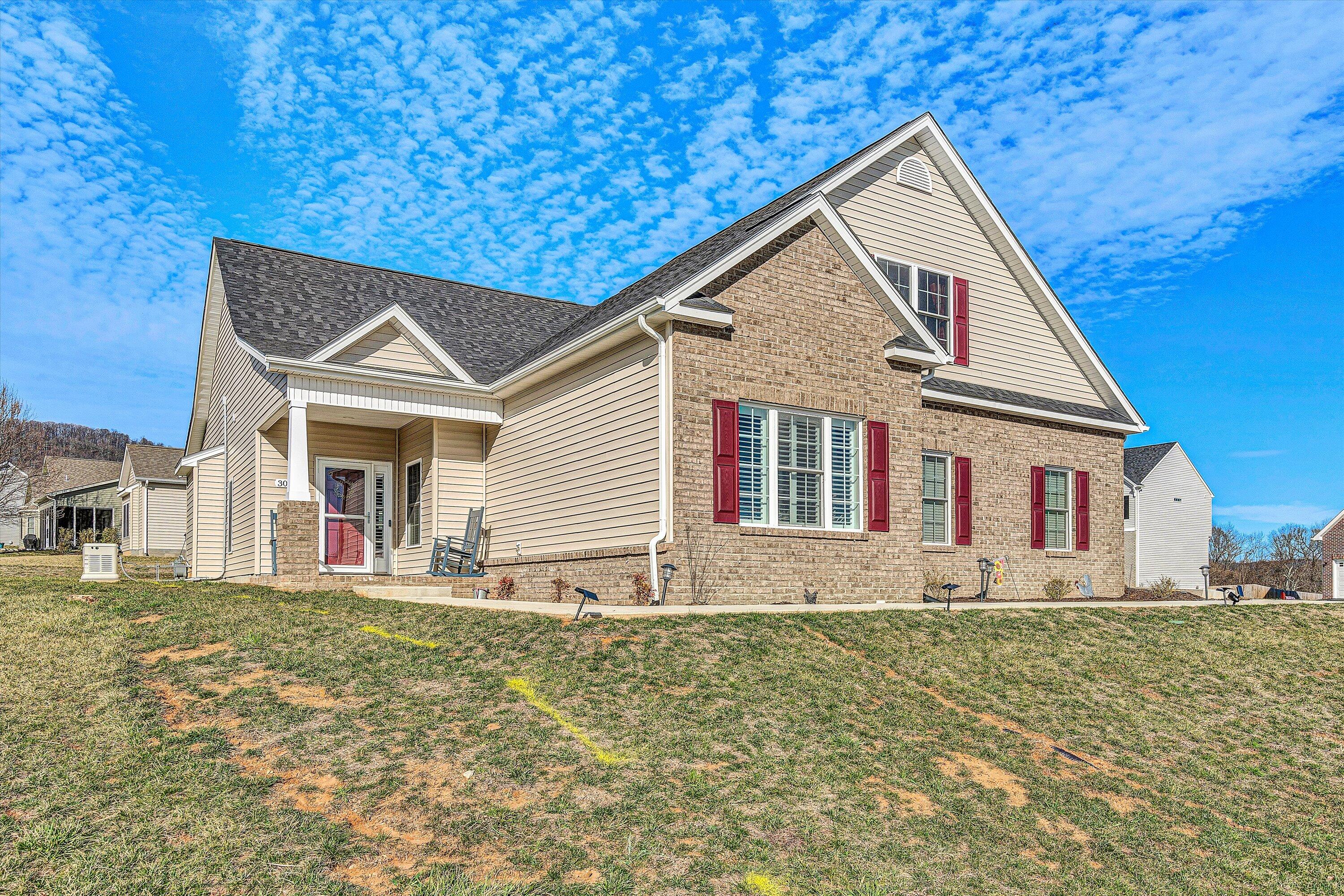 3090 Adam Dr, Vinton, Virginia image 2