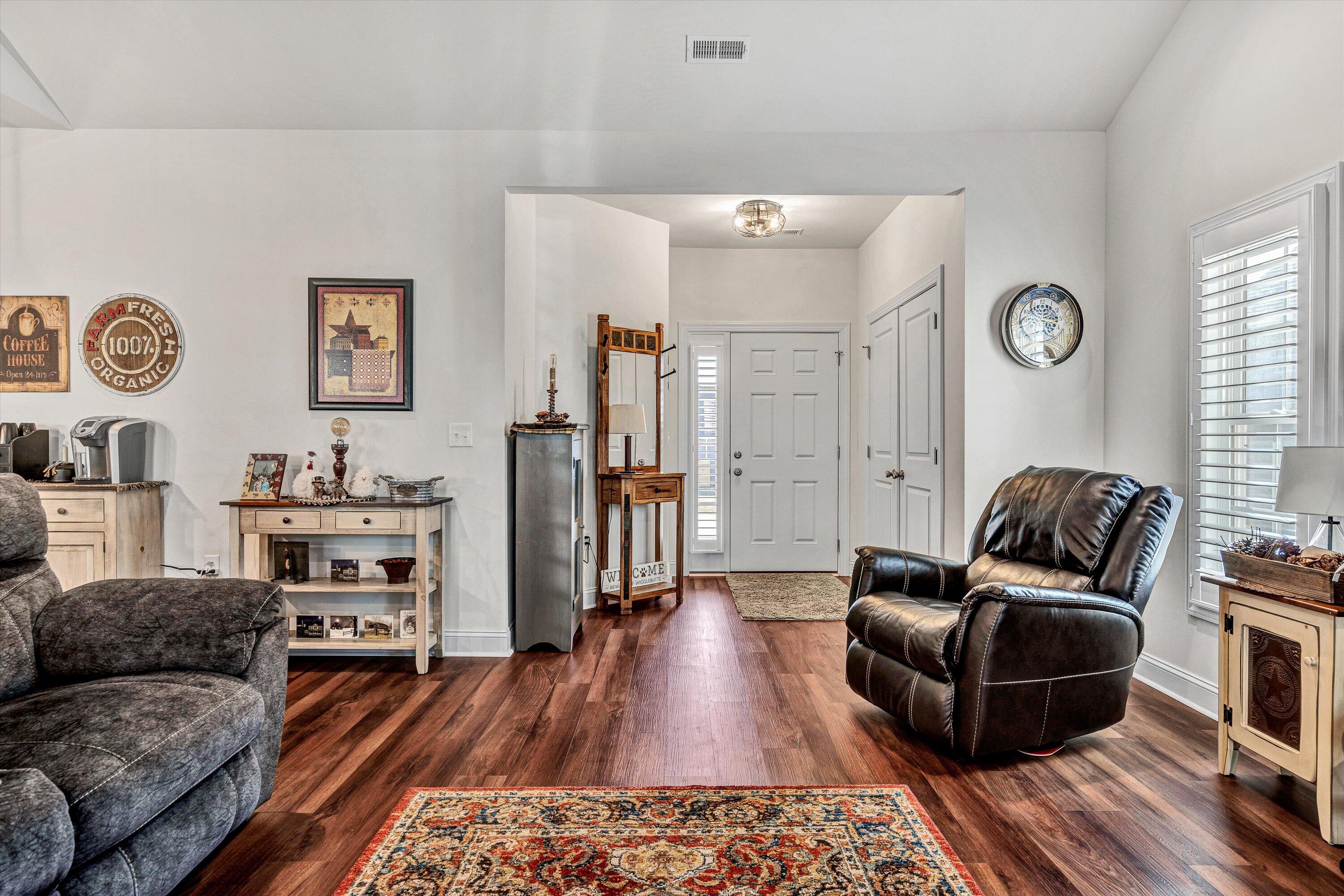3090 Adam Dr, Vinton, Virginia image 3