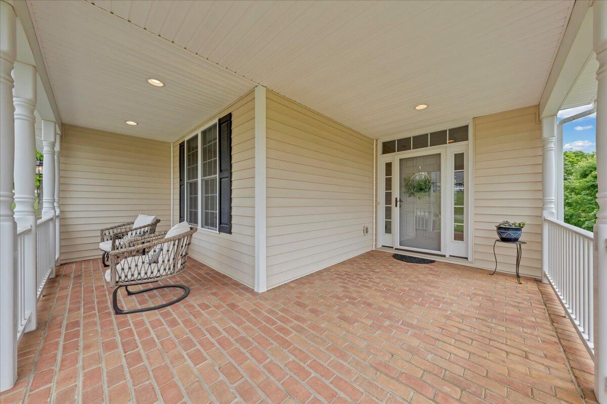 466 Thornblade Way, Blue Ridge, Virginia image 9