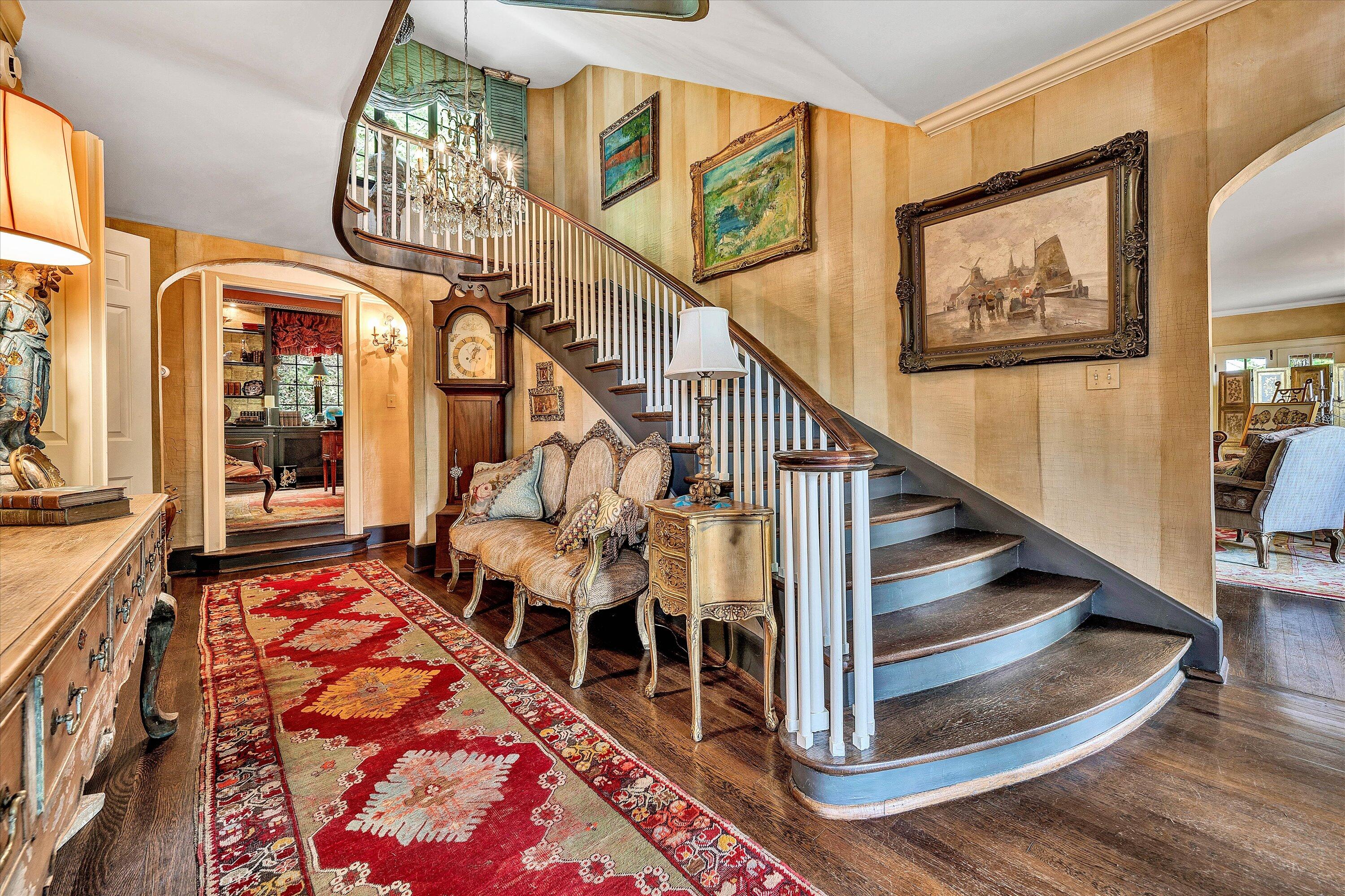 2412 Robin Hood Rd, Roanoke, Virginia image 8