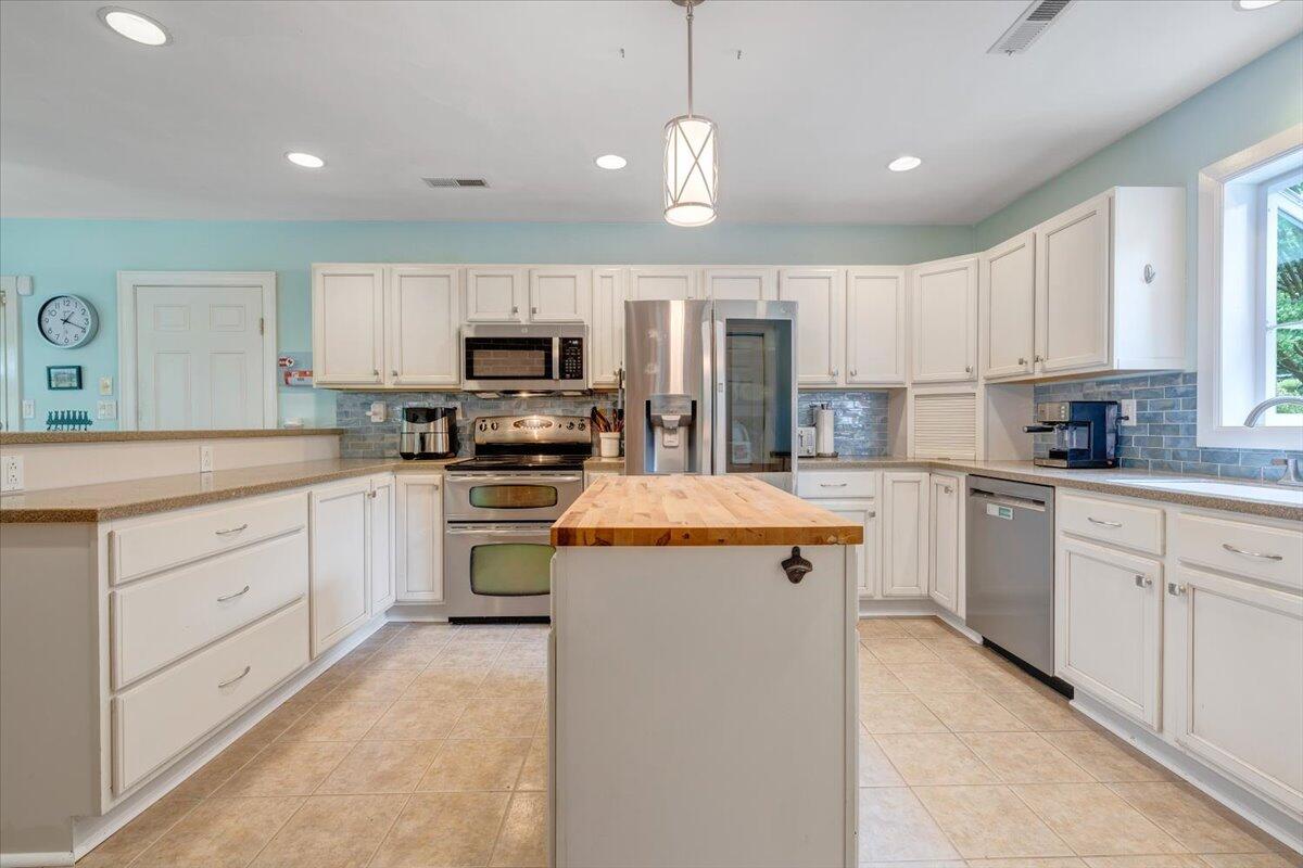 7609 Countrywood Dr, Roanoke, Ohio image 13