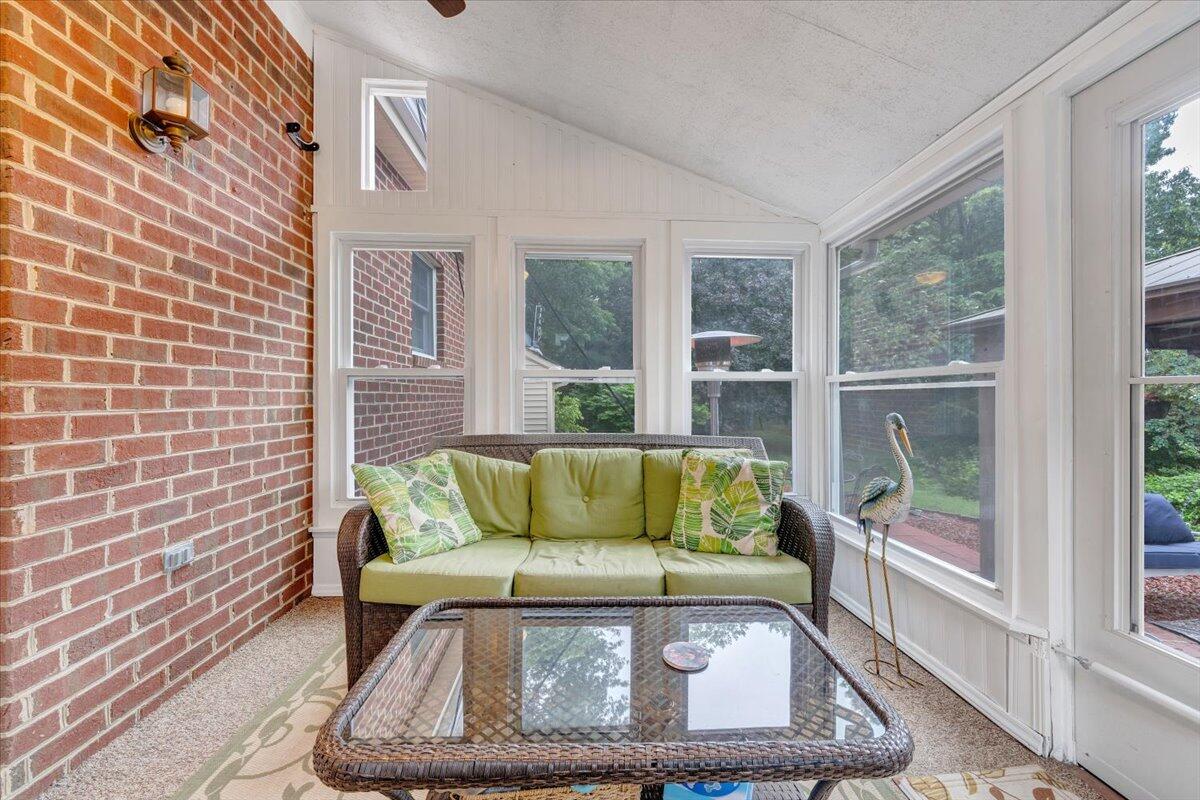 7609 Countrywood Dr, Roanoke, Ohio image 30