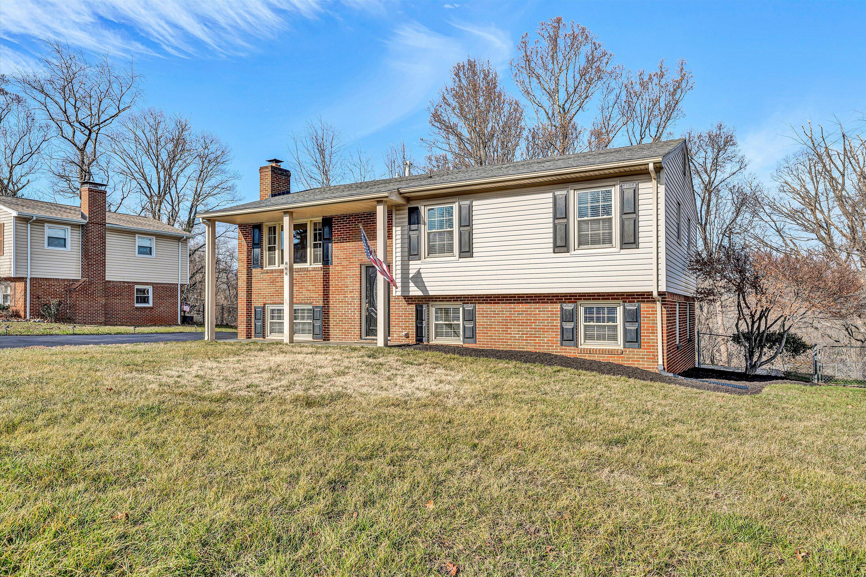 866 Dillon Dr, Vinton, Virginia image 3