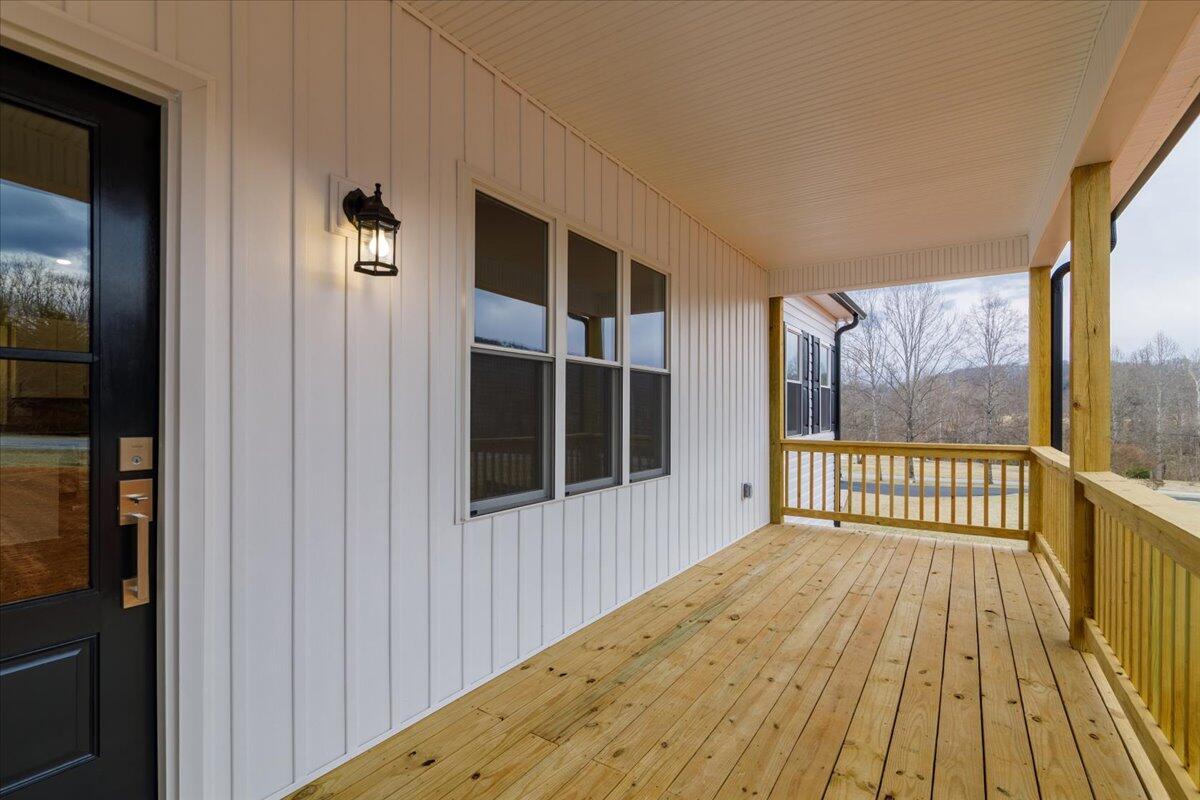 13686 Hardy Rd, Hardy, Virginia image 3