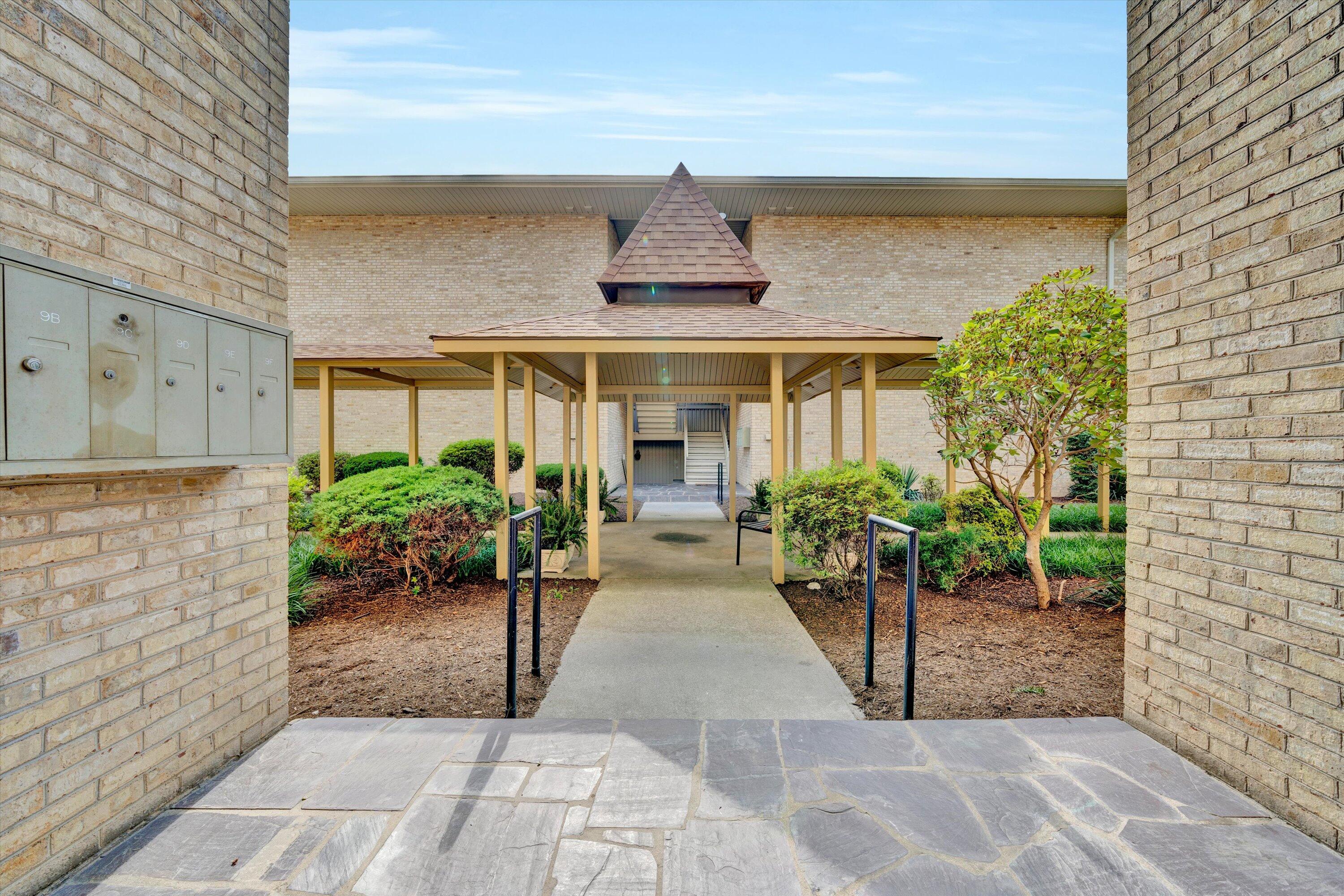 5260 Crossbow Cir #9E, Roanoke, Ohio image 2