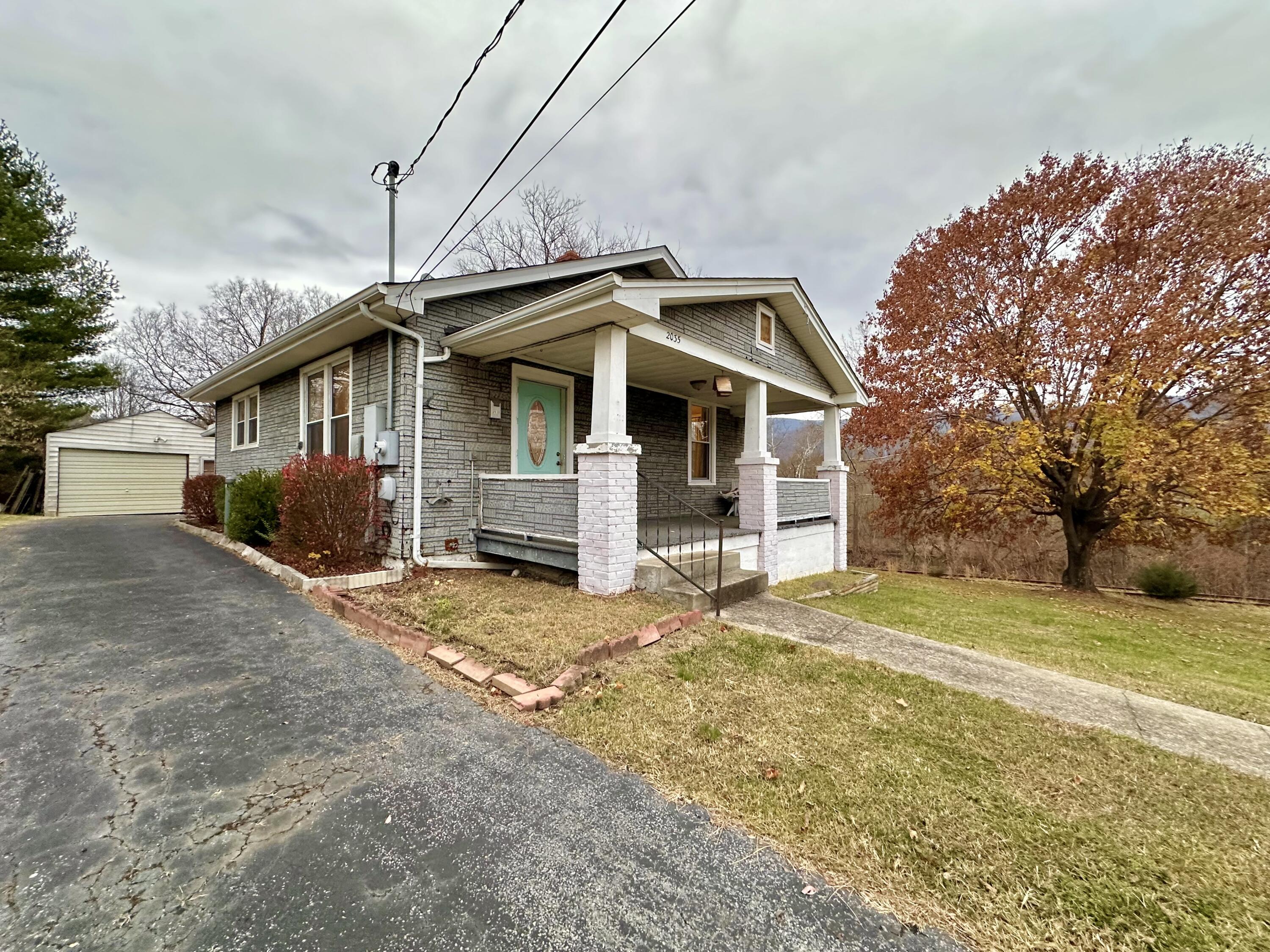 2035 S Lee Ave, Covington, Virginia image 2