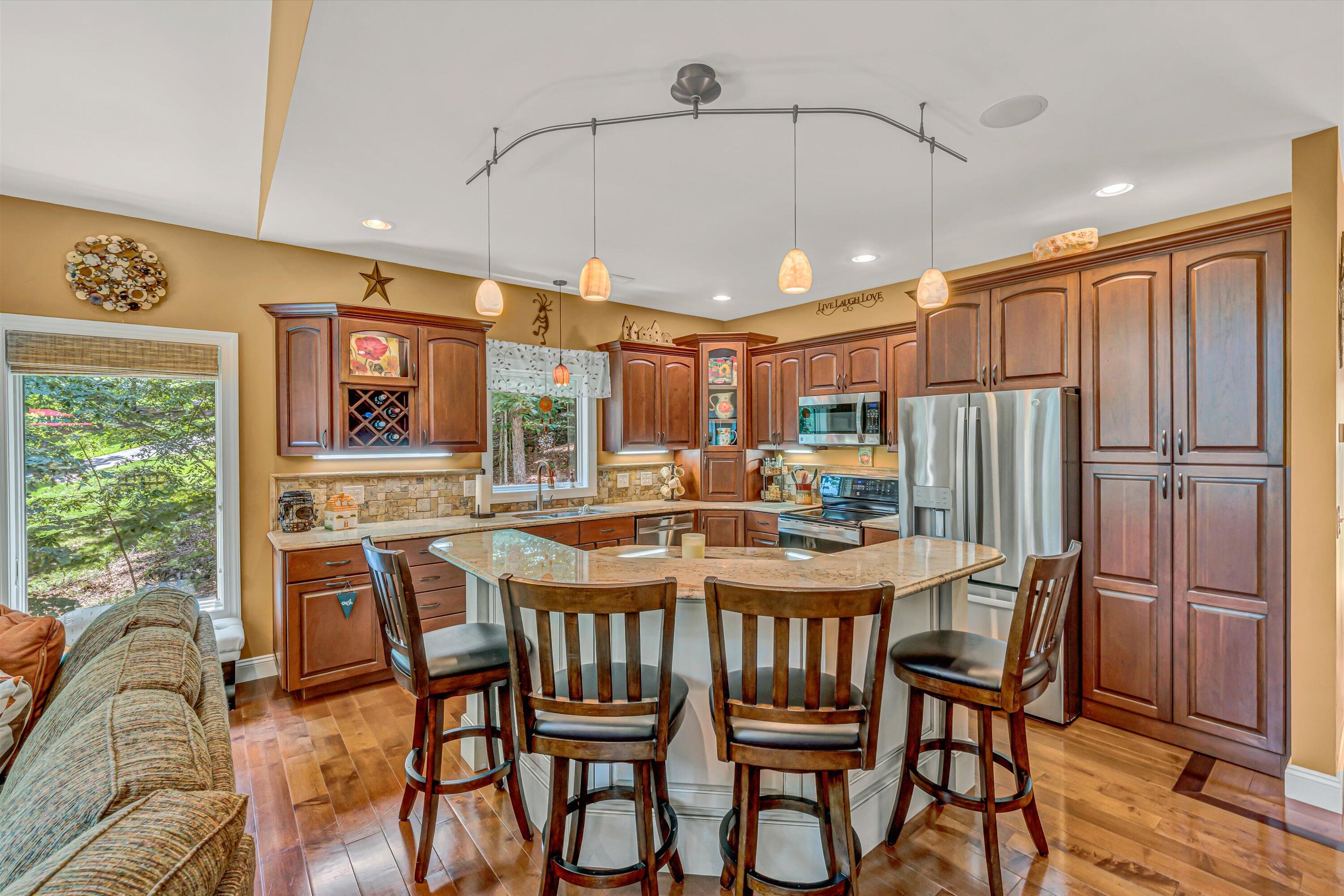 480 Winding Waters Dr, Moneta, Virginia image 11