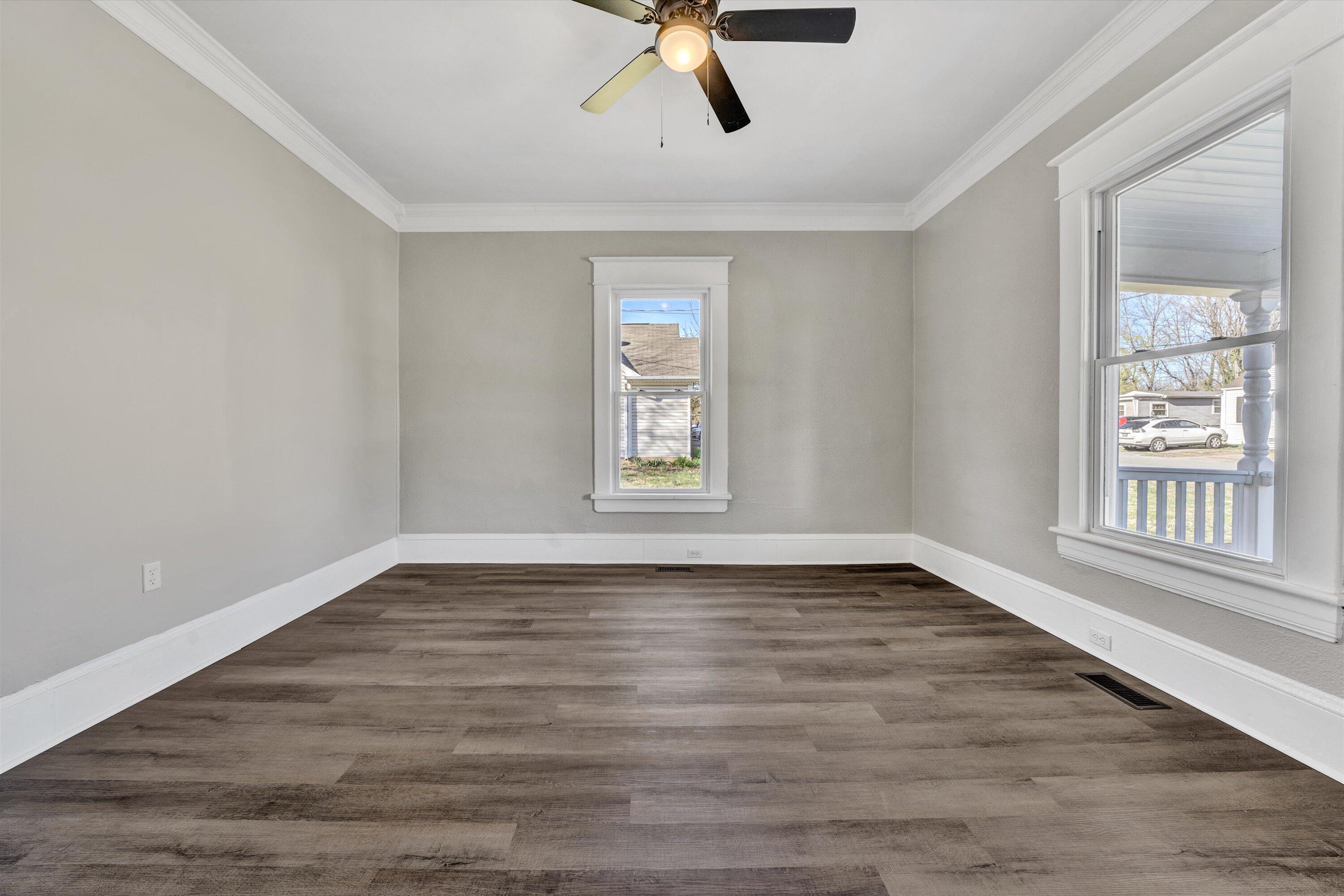 305 9th St, Vinton, Virginia image 4