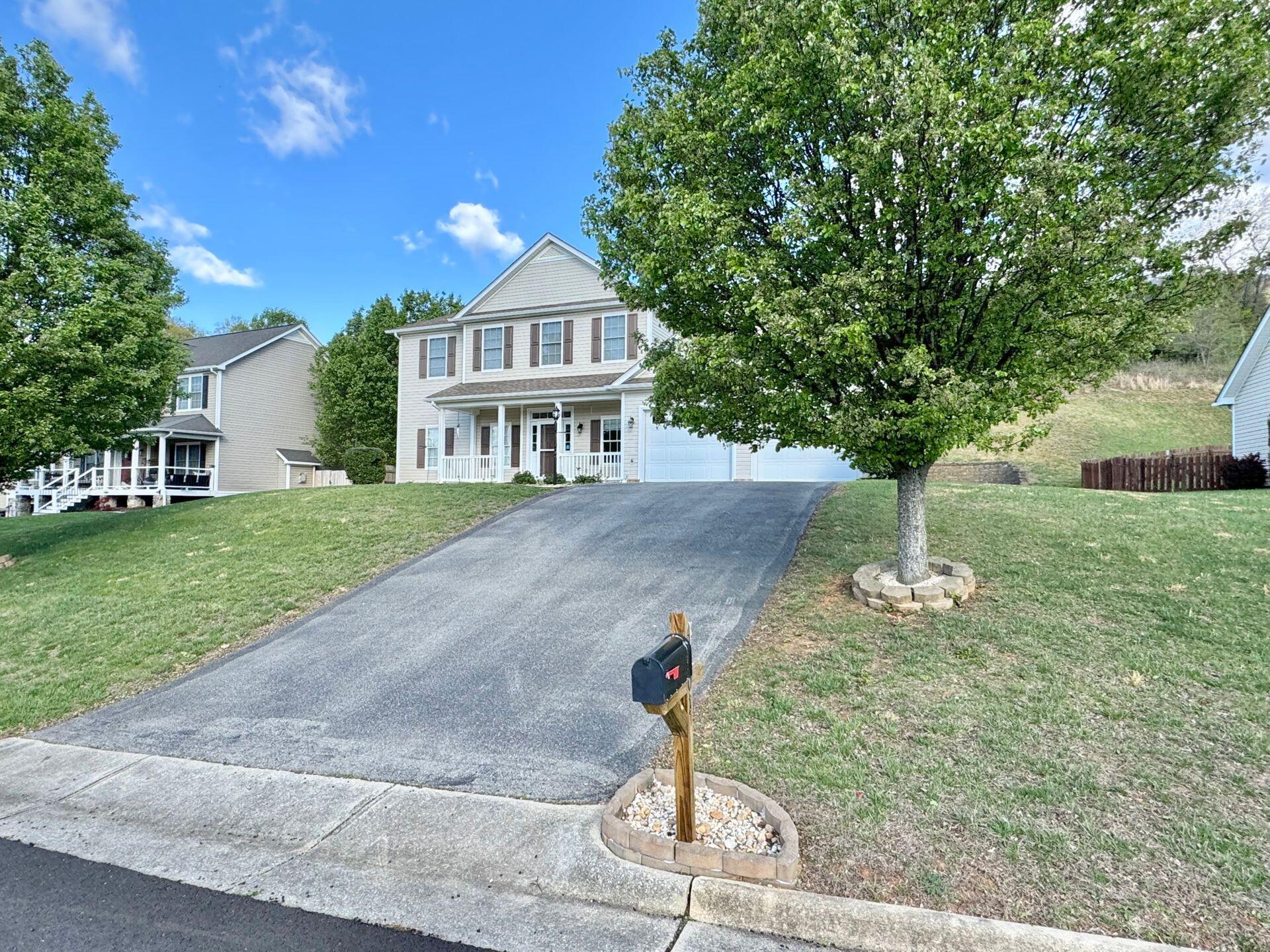 6201 Crumpacker Dr, Roanoke, Virginia image 3