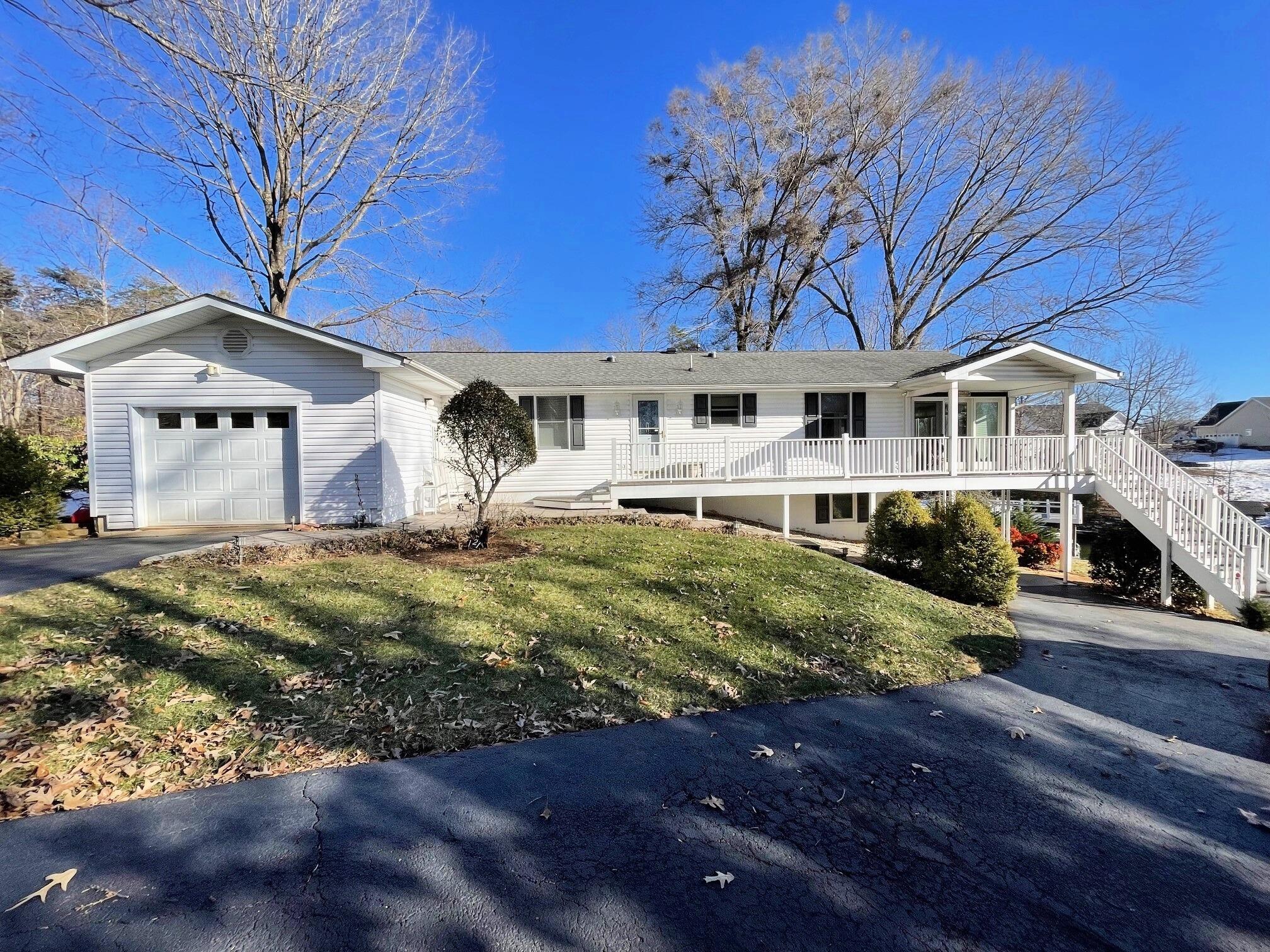 121 Twin Oaks Rd, Wirtz, Virginia image 1