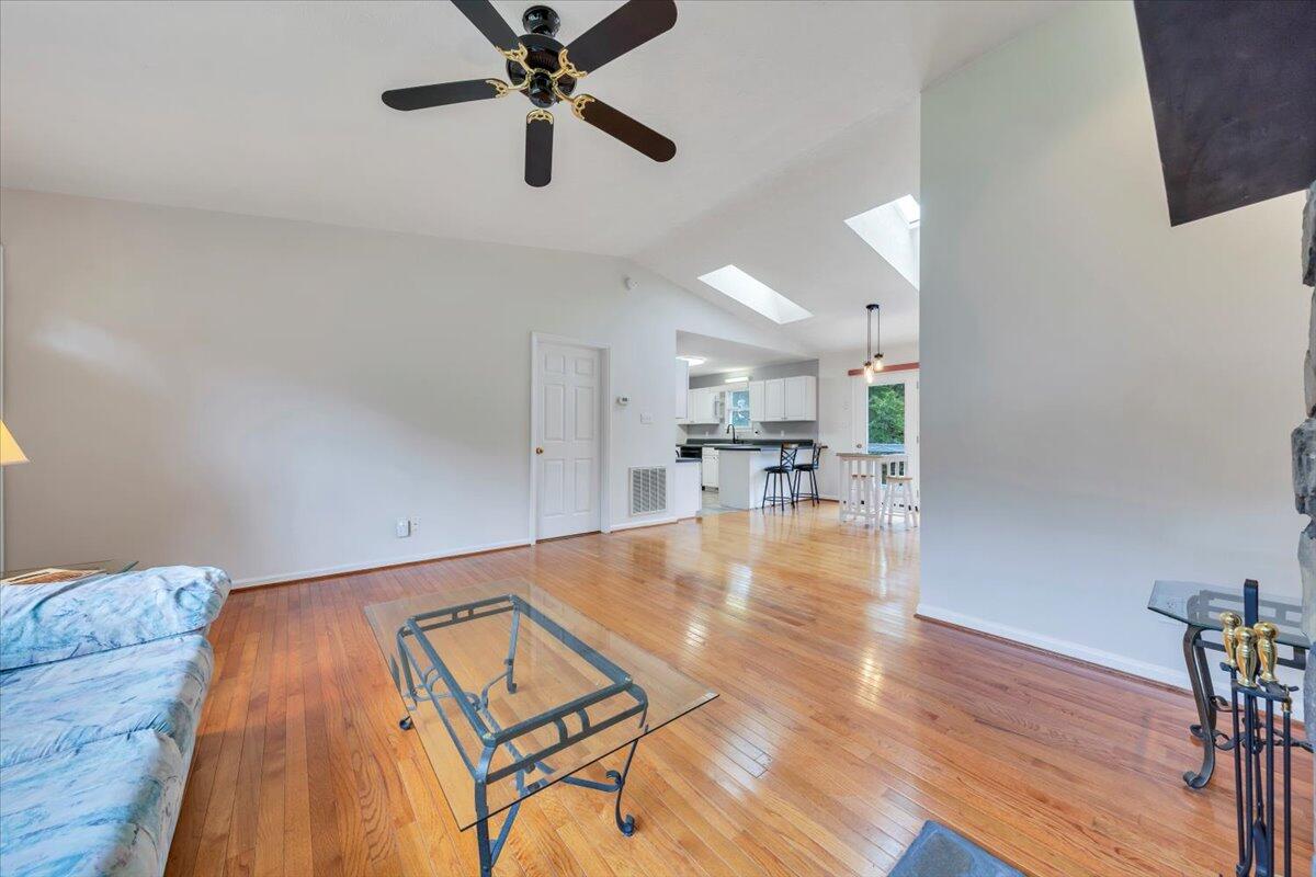 430 Virginian Dr, Christiansburg, Virginia image 3