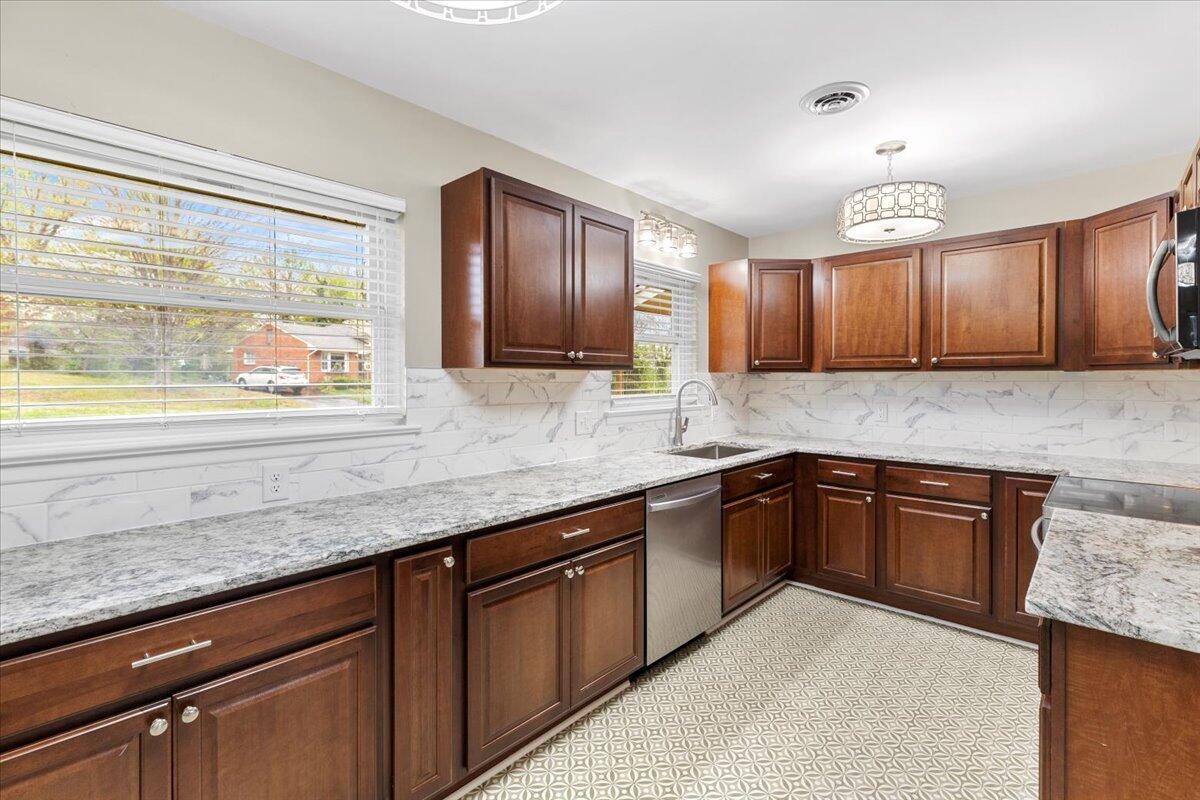 3303 Ledgewood Ave, Roanoke, Virginia image 15