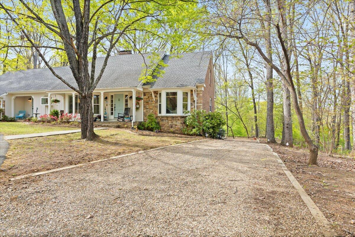 5011 Hunting Hills Dr, Roanoke, Virginia image 4