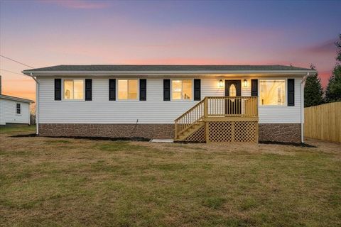 Homes For Sale - 30 Grayson St<br/> Franklin County, Rocky Mount, VA 24151