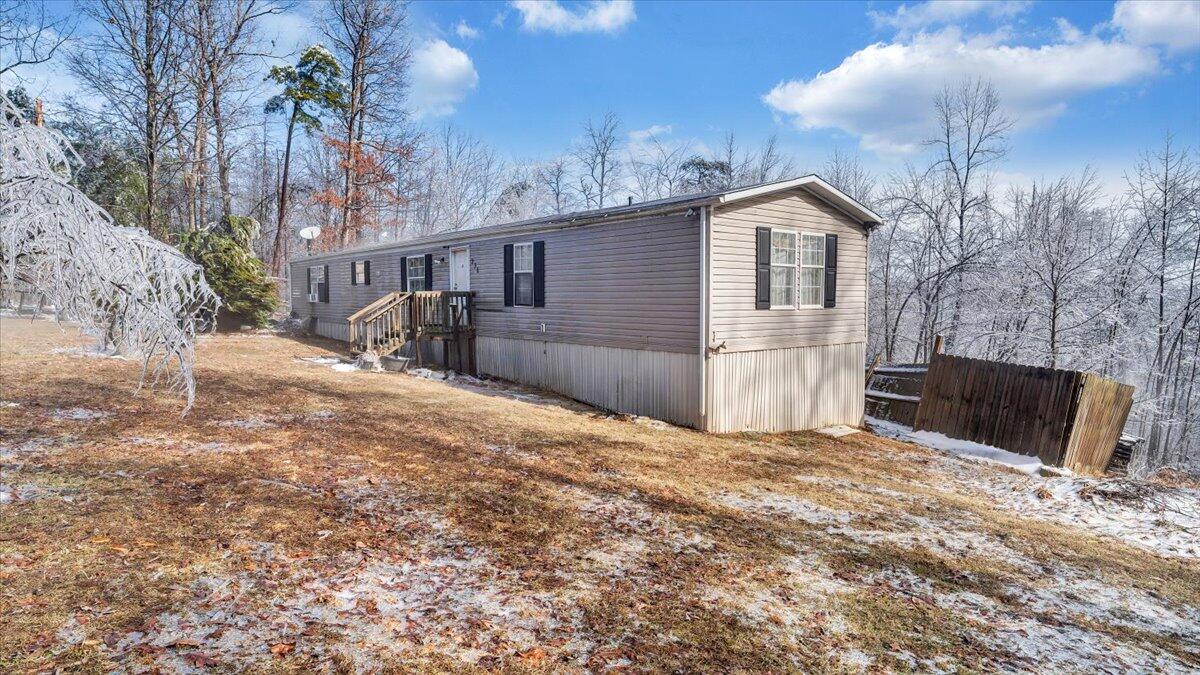 235 Goat Ln, Rocky Mount, Virginia image 3