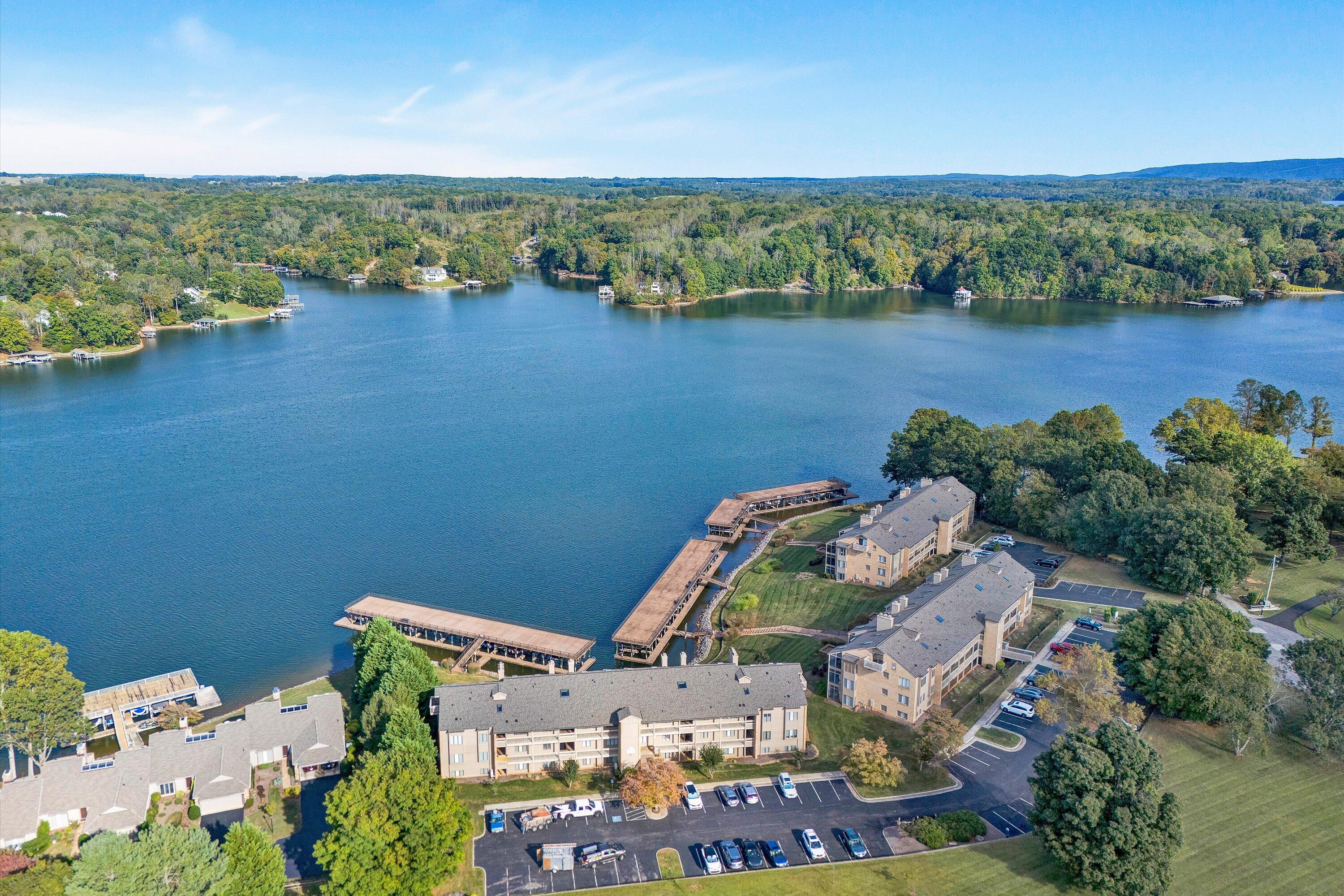 Moneta, Virginia 24121, United States, 3 Bedrooms Bedrooms, ,3 BathroomsBathrooms,Residential,Active,222840