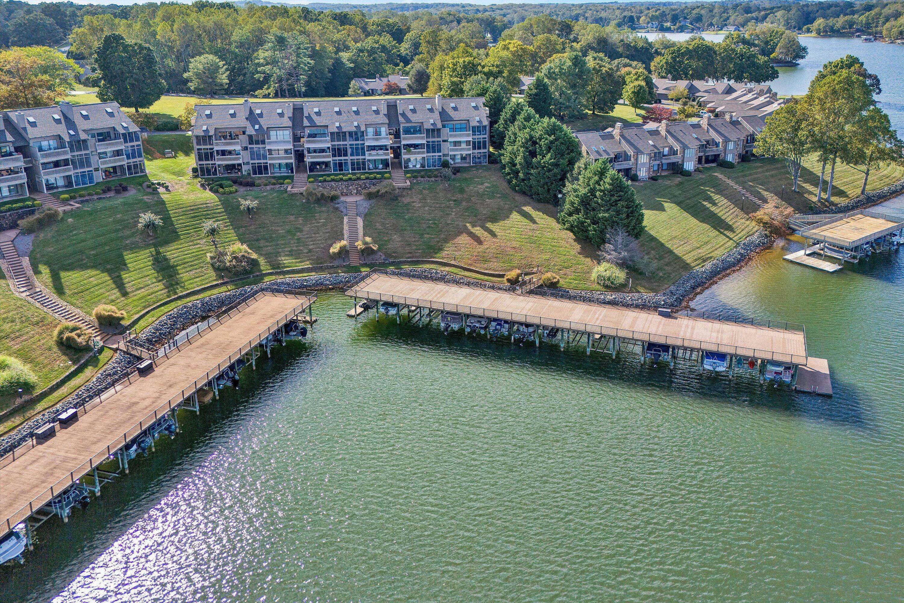 Moneta, Virginia 24121, United States, 3 Bedrooms Bedrooms, ,3 BathroomsBathrooms,Residential,Active,222840