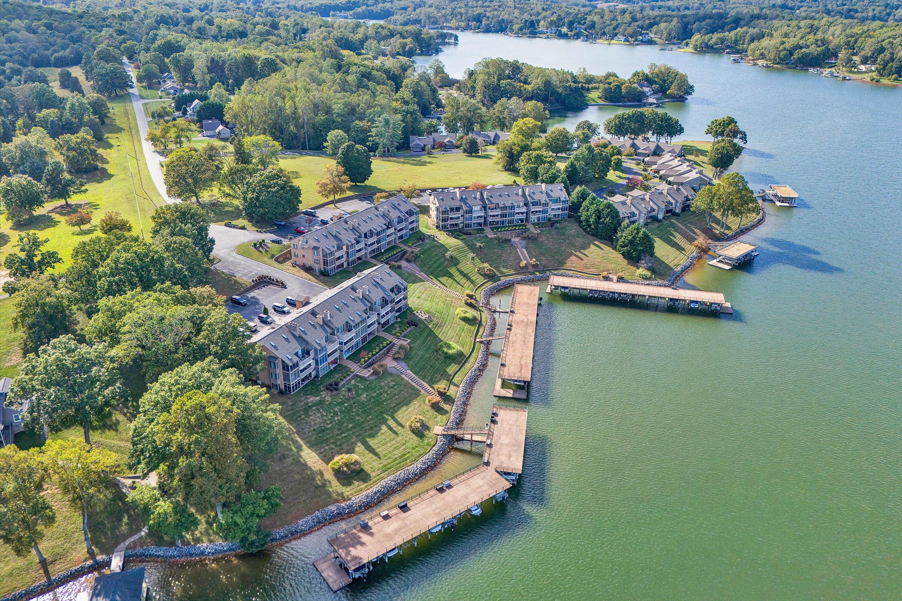 Moneta, Virginia 24121, United States, 3 Bedrooms Bedrooms, ,3 BathroomsBathrooms,Residential,Active,222840