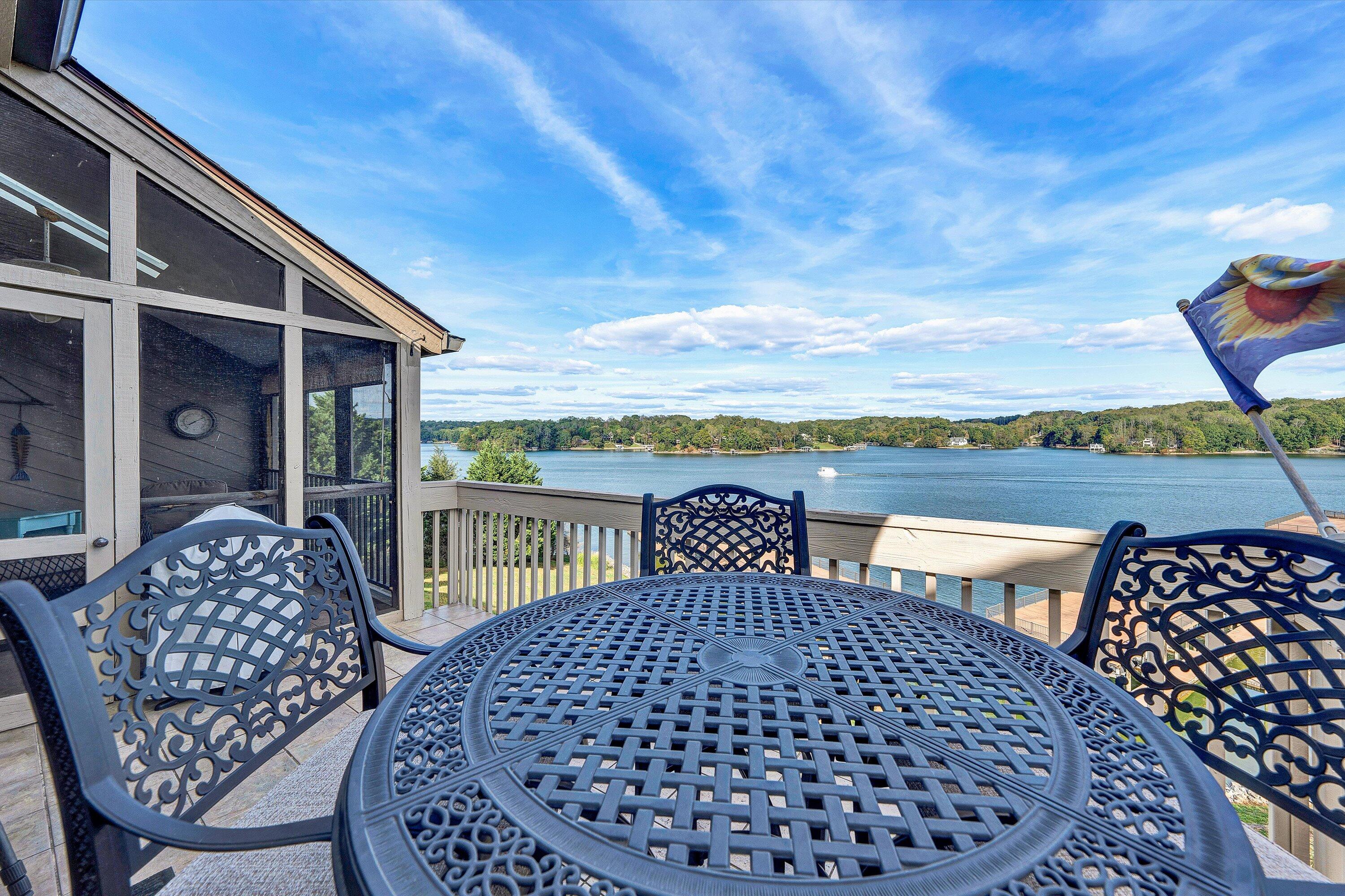 Moneta, Virginia 24121, United States, 3 Bedrooms Bedrooms, ,3 BathroomsBathrooms,Residential,Active,222840