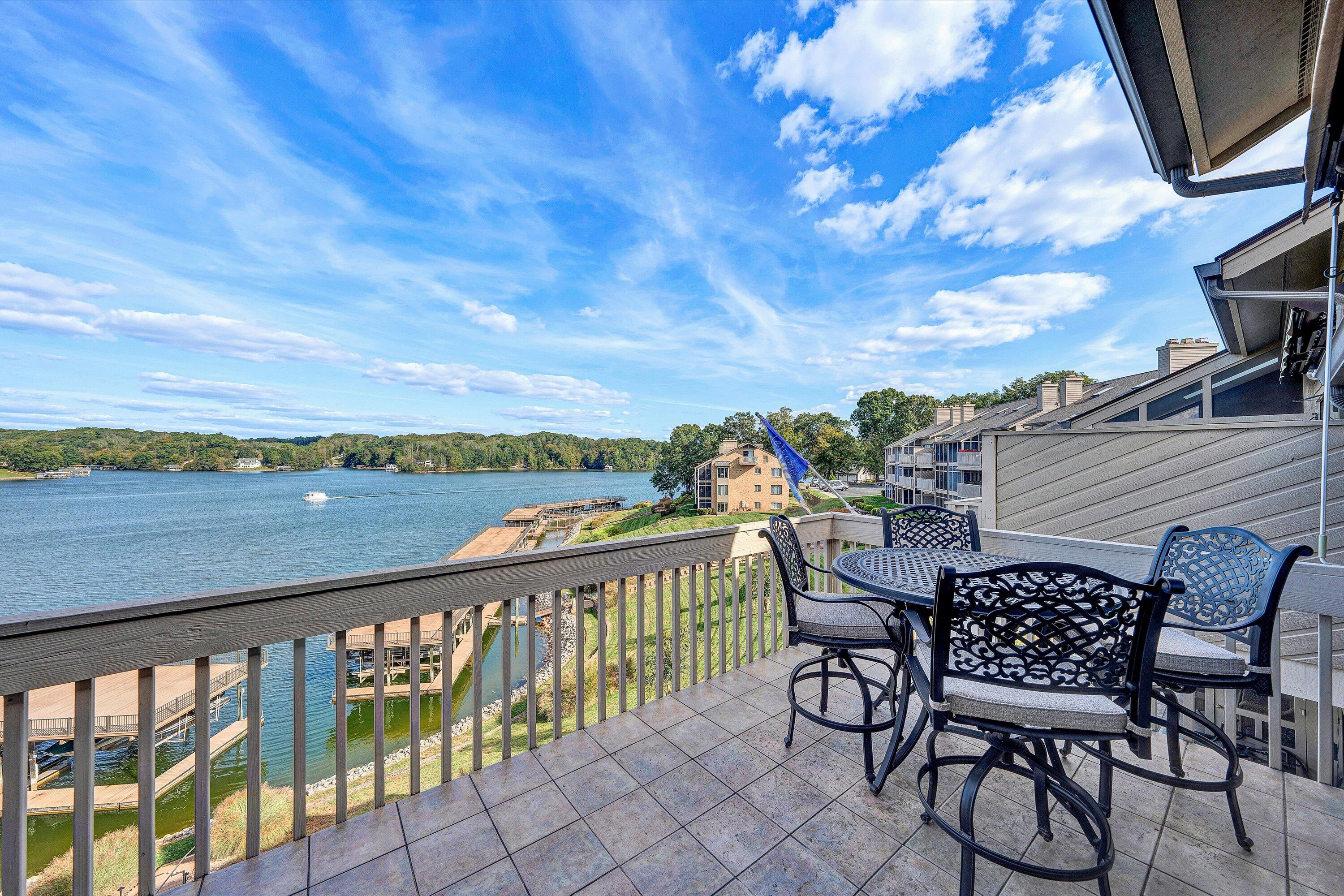 Moneta, Virginia 24121, United States, 3 Bedrooms Bedrooms, ,3 BathroomsBathrooms,Residential,Active,222840