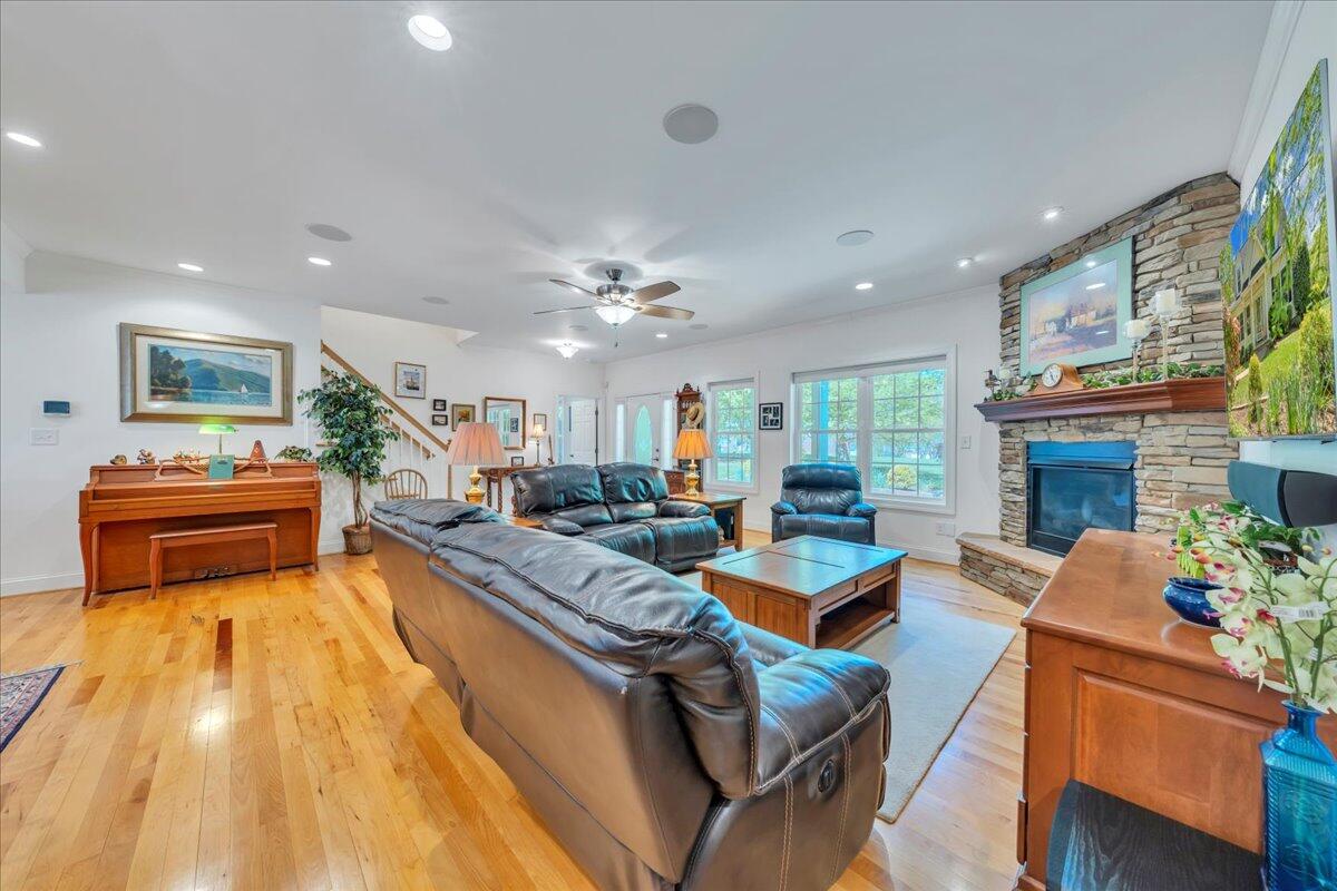 530 Mallard Point Rd, Wirtz, Virginia image 12