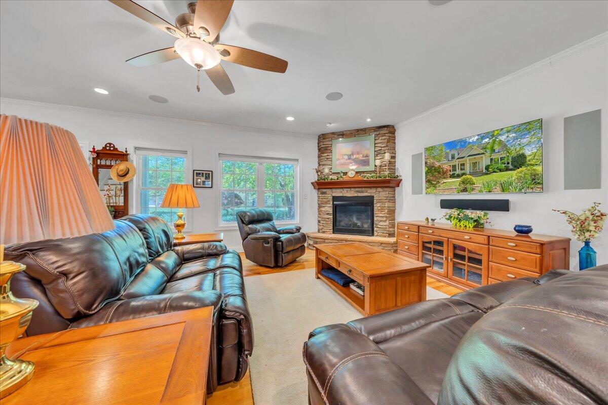 530 Mallard Point Rd, Wirtz, Virginia image 11