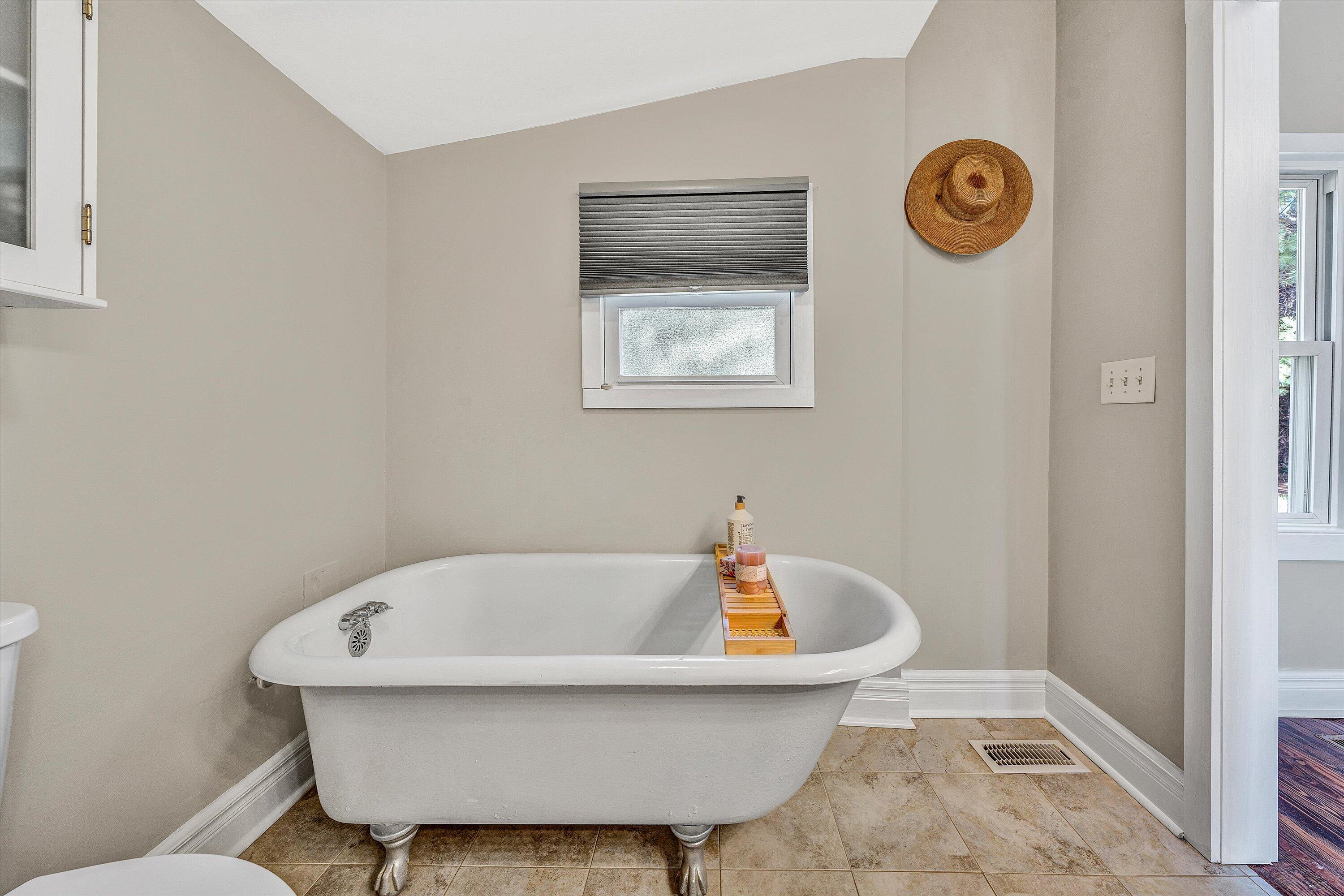 1430 Hearth Ln, Salem, Virginia image 19