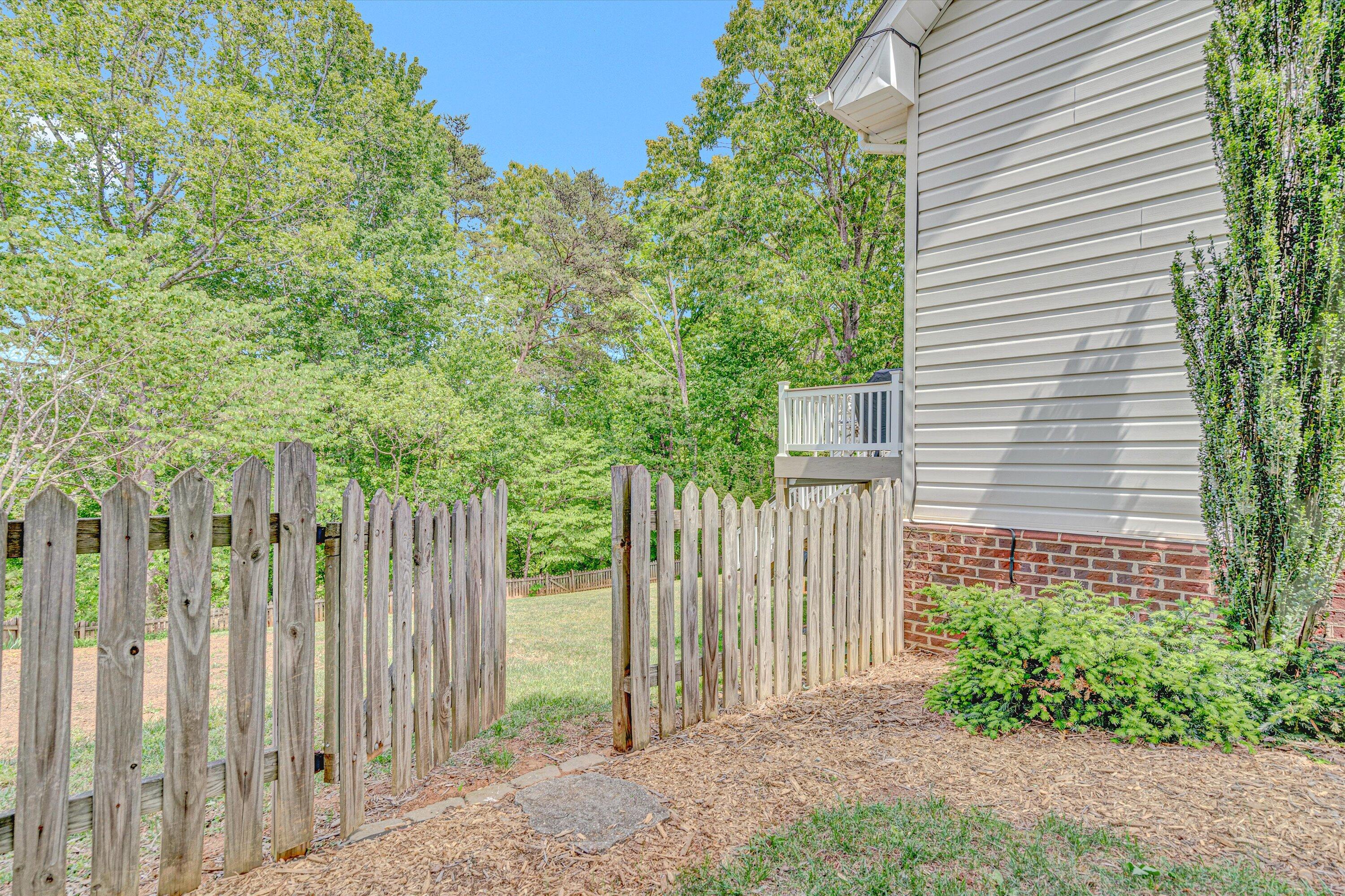 1304 Virginia Ridge Dr, Hardy, Virginia image 6