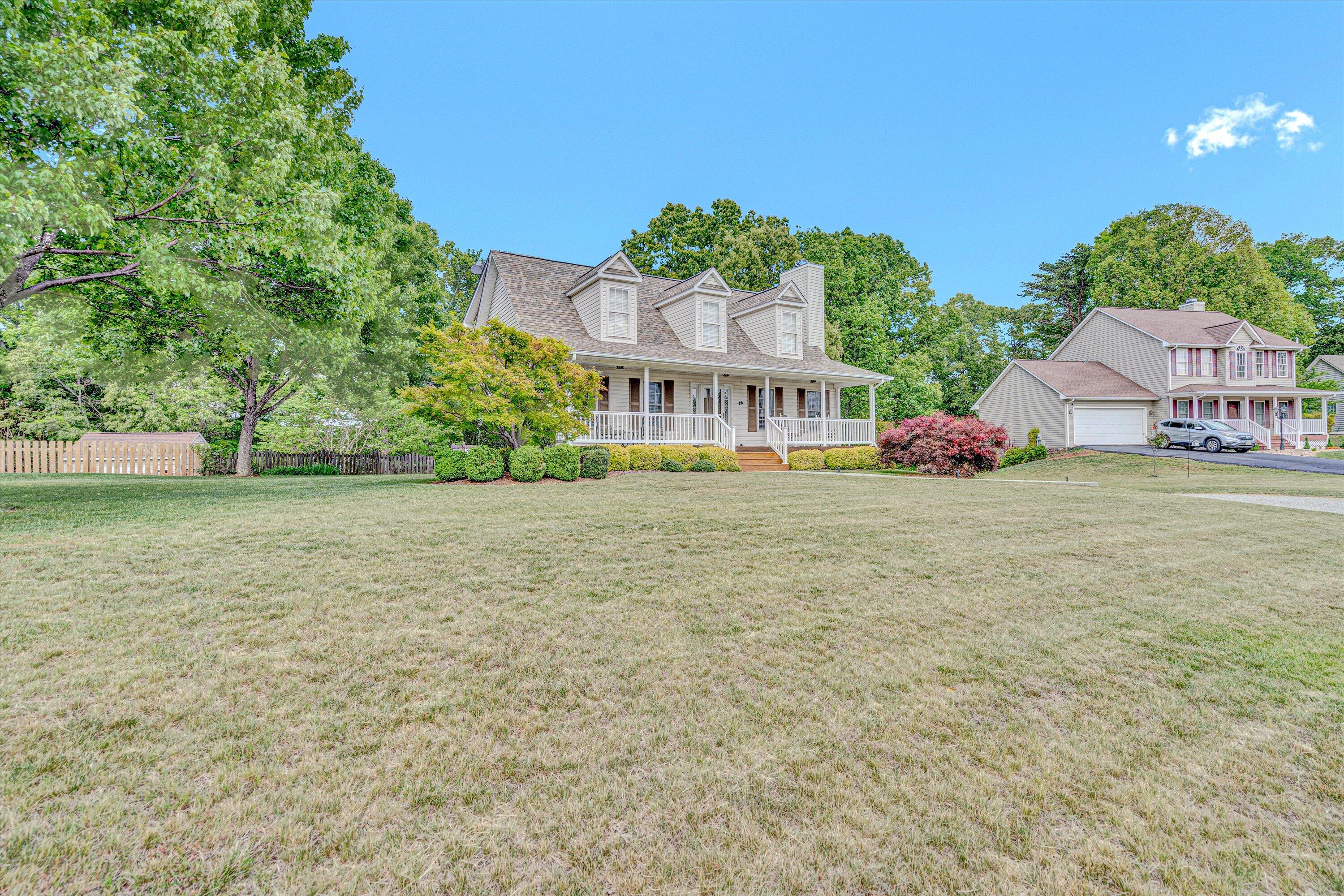 1304 Virginia Ridge Dr, Hardy, Virginia image 2