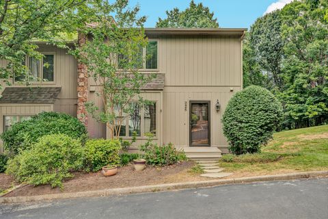 Townhouse For Sale - 3445 Londonderry Ct<br/> Roanoke, VA 24018