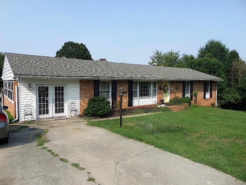 Homes For Sale - 5817 Castle Rock Rd<br/> Roanoke County, Roanoke, VA 24018