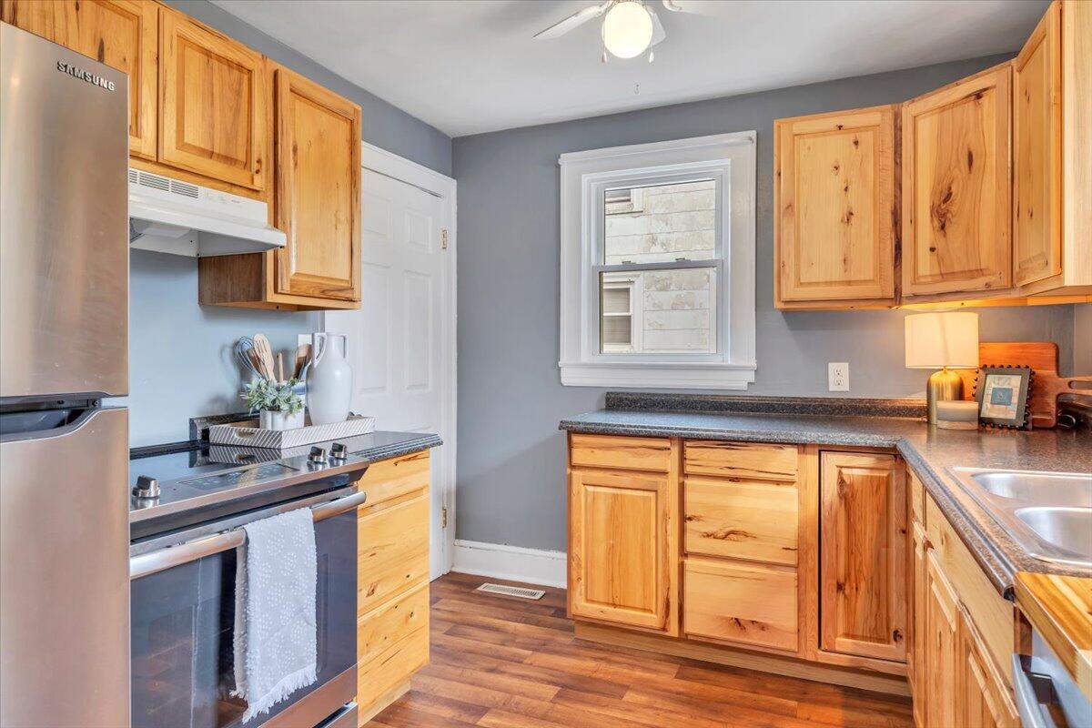 1102 Carolina Ave, Salem, Virginia image 11