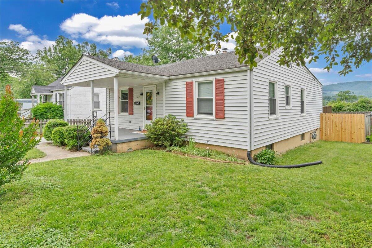 1102 Carolina Ave, Salem, Virginia image 2