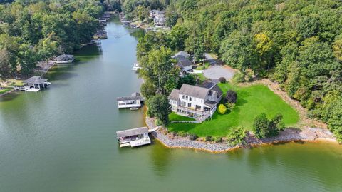 Homes For Sale - 544 Woodbrook Rd<br/> Franklin County, Moneta, VA 24121