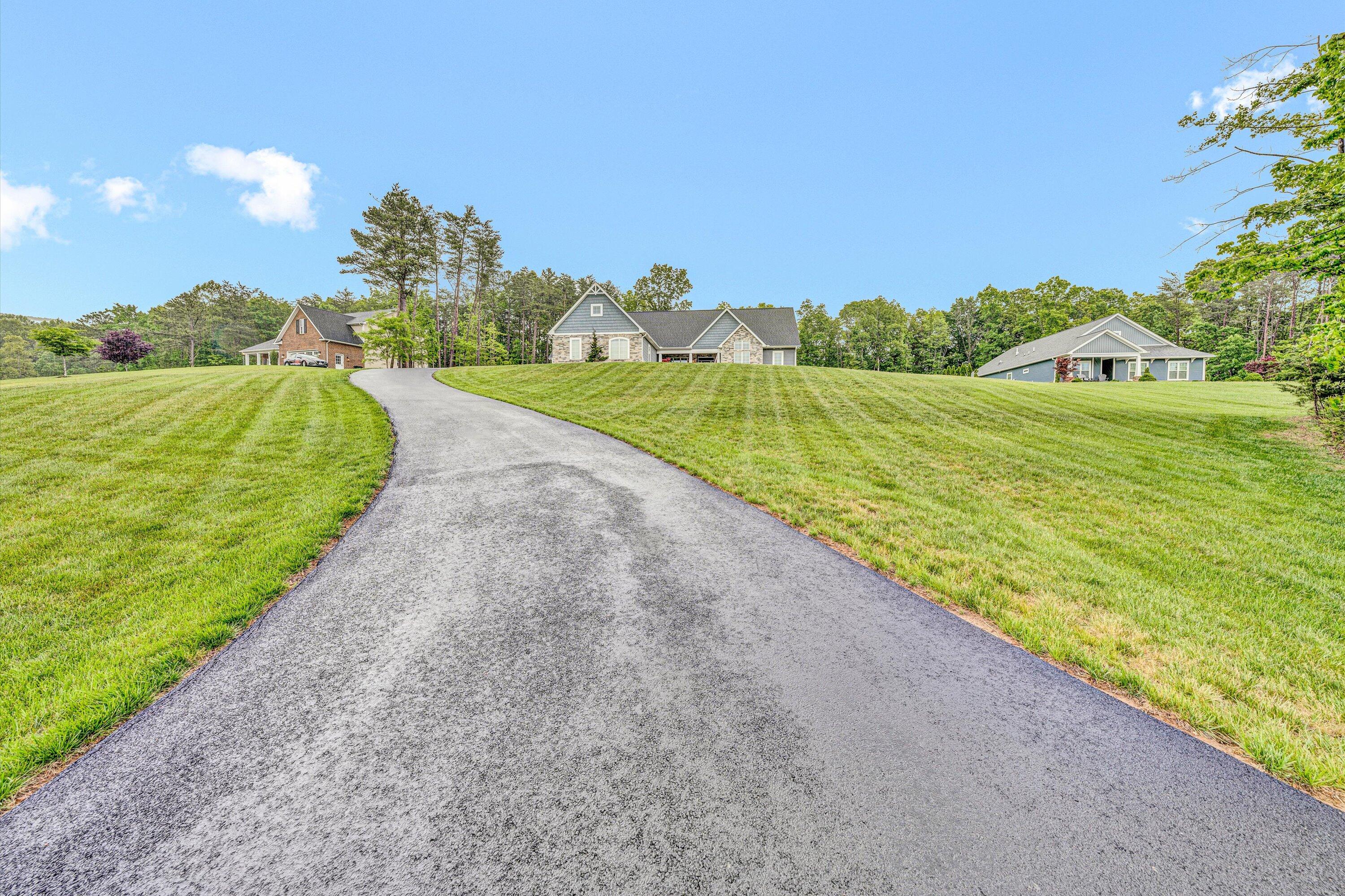 700 Thornblade Way, Blue Ridge, Virginia image 42