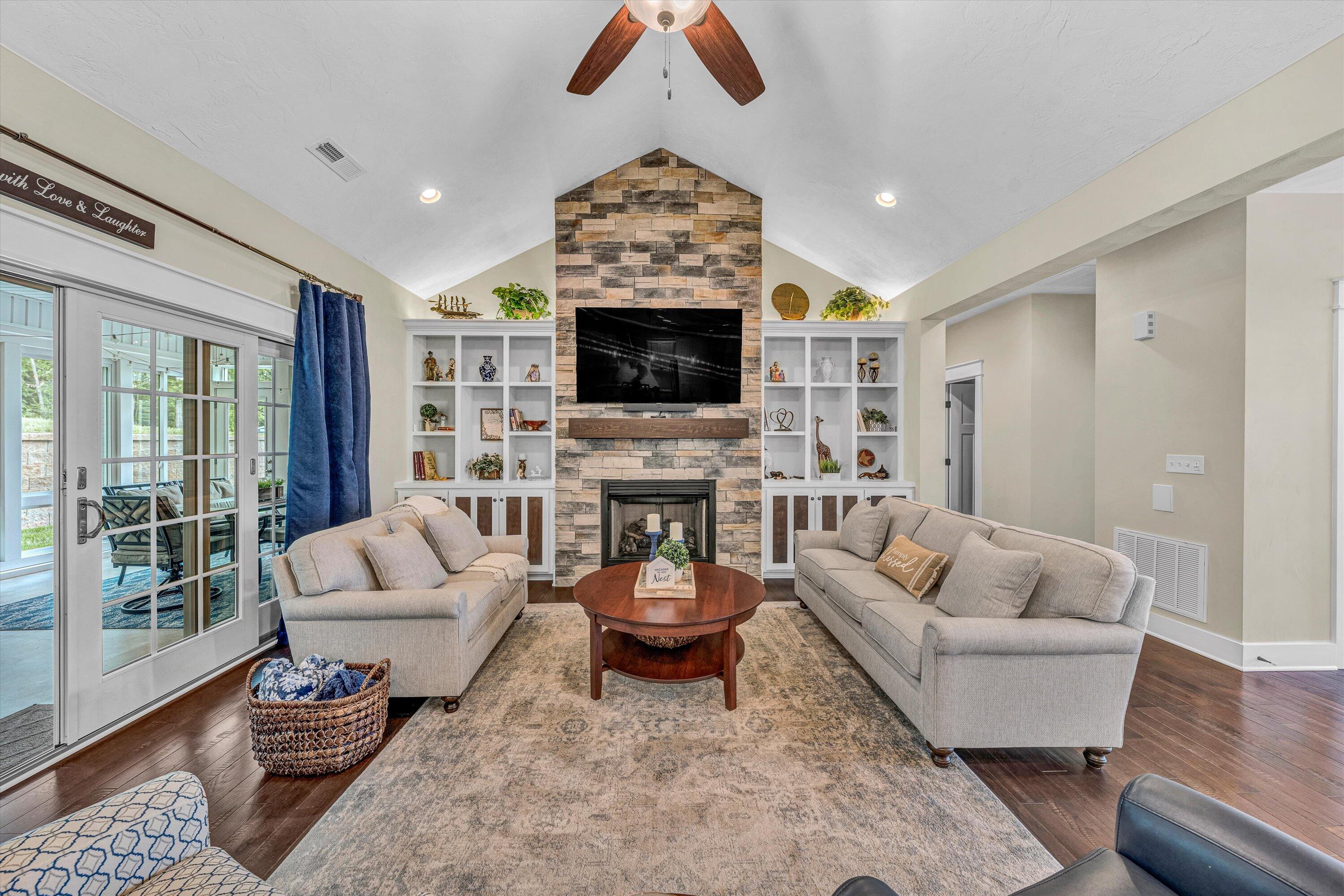 700 Thornblade Way, Blue Ridge, Virginia image 9