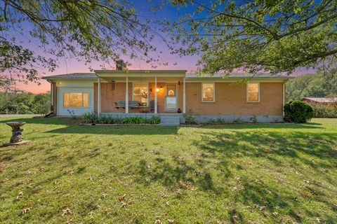 Photo of 1209 Thomas Chapel LN, Bedford, VA 24523 (MLS # 921624)