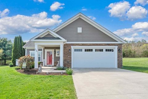 Homes For Sale - 1028 Mayberry Hills Way<br/> Moneta, VA 24121