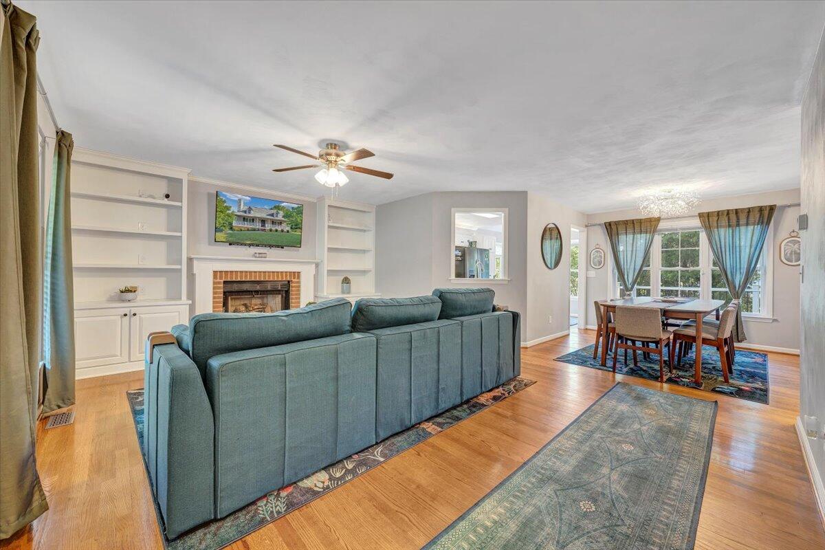 828 Ray St, Roanoke, Ohio image 4