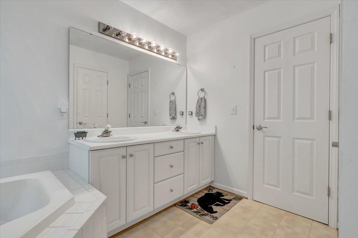 828 Ray St, Roanoke, Ohio image 36